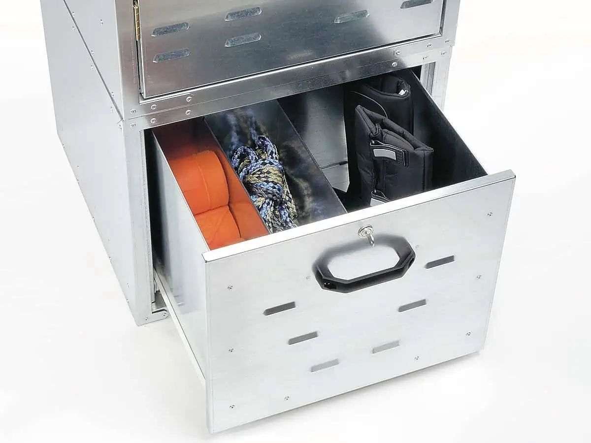 Growi Schubladen-Unterschrank für Sattelschrank, verzinkt, im Einsatz