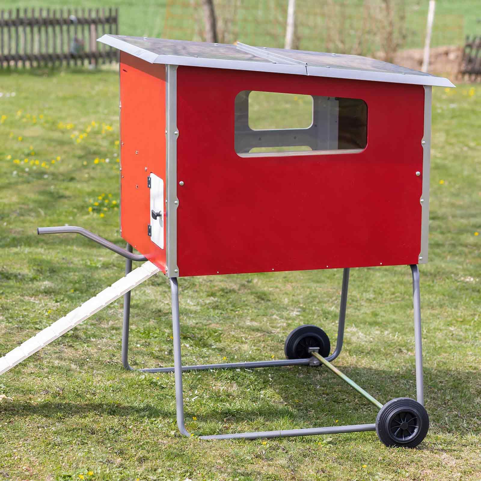 Kerbl mobiler Hühnerstall MOBILE COOP Holz, 92x113x138 cm, im Einsatz