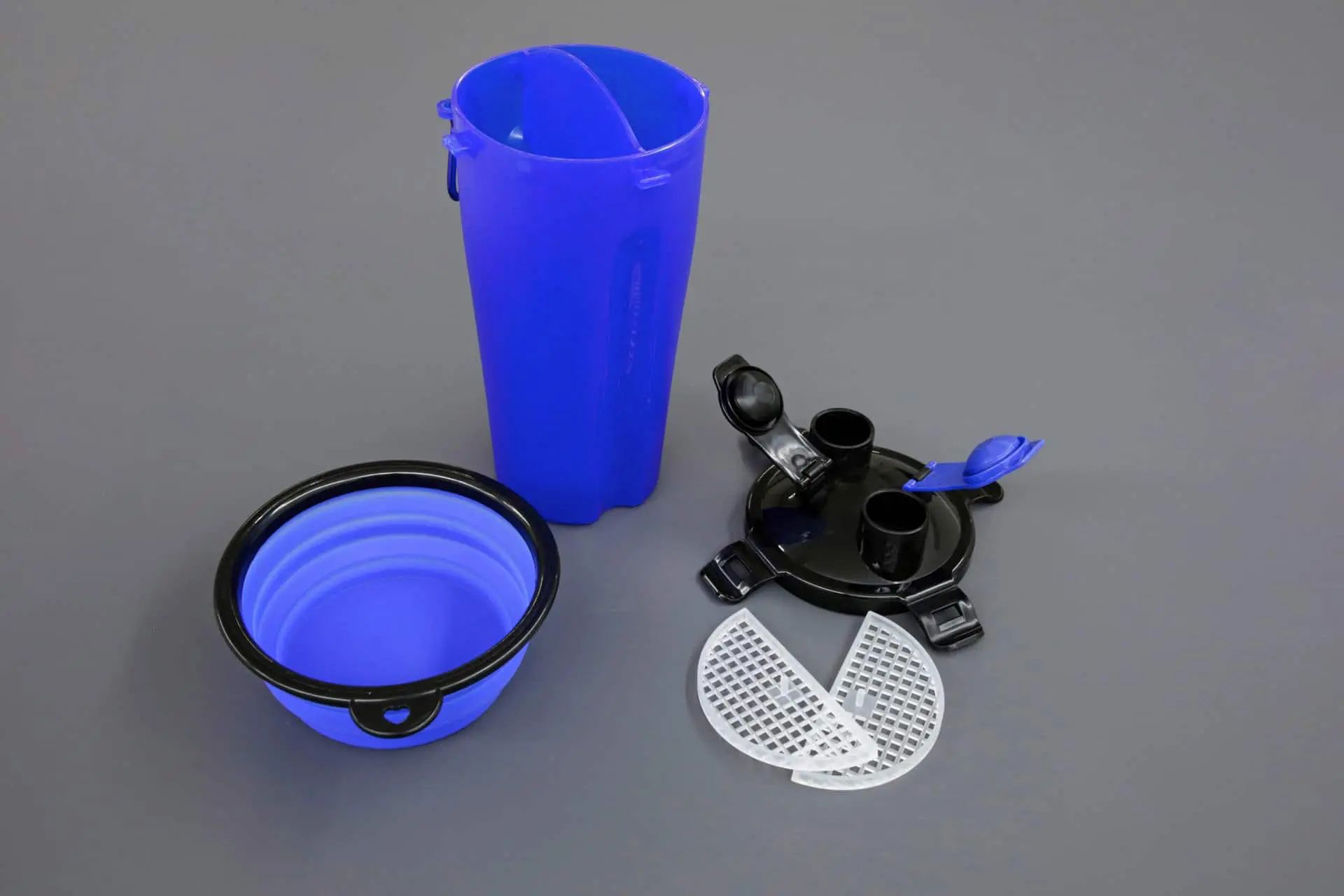 Kerbl Pet Food and Water Container incl. Travel Bowl, blue, 2 x 350 ml, what's included