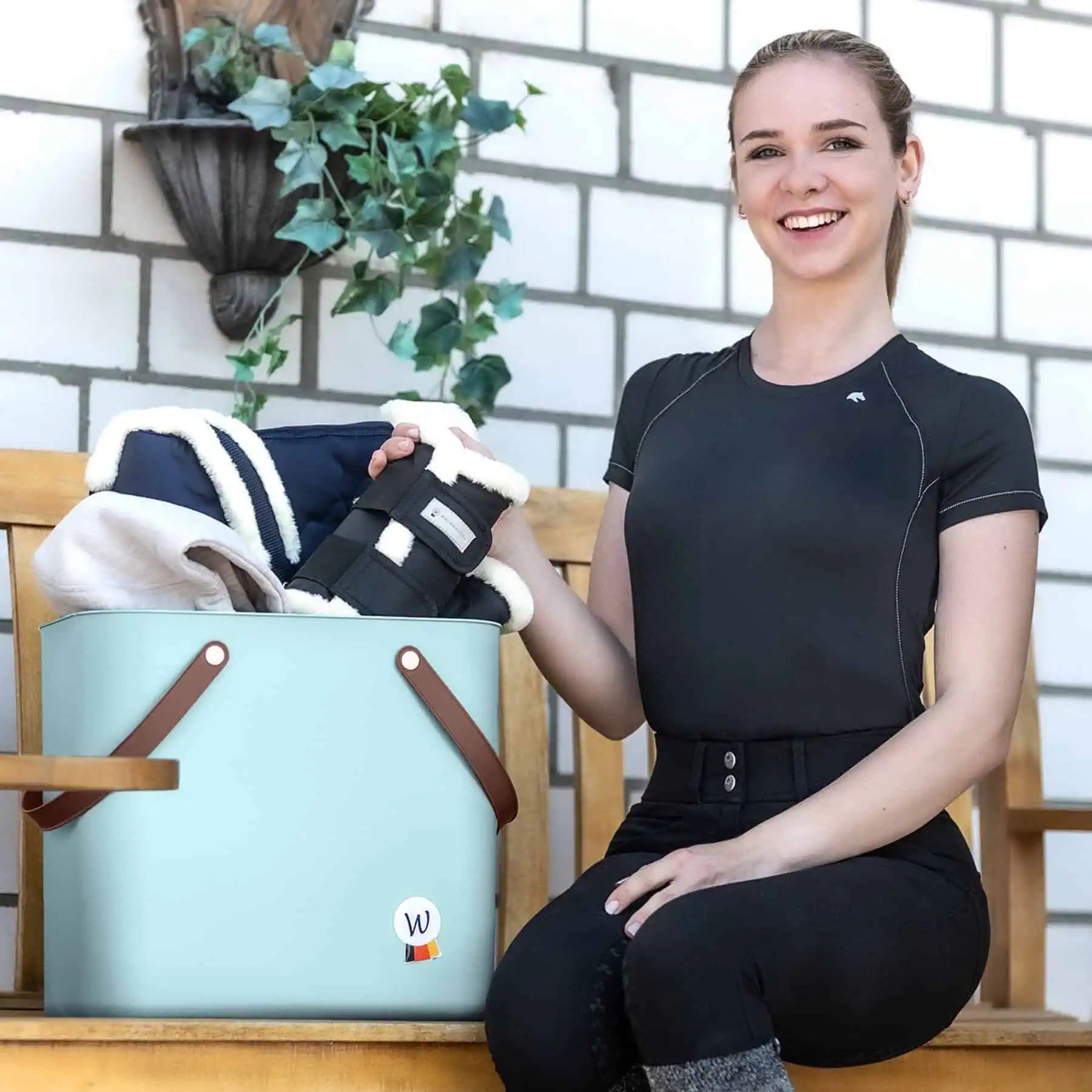 Waldhausen Multibag ECO 25 L, Aufbewahrungstasche für Stall & Turnier, im Einsatz