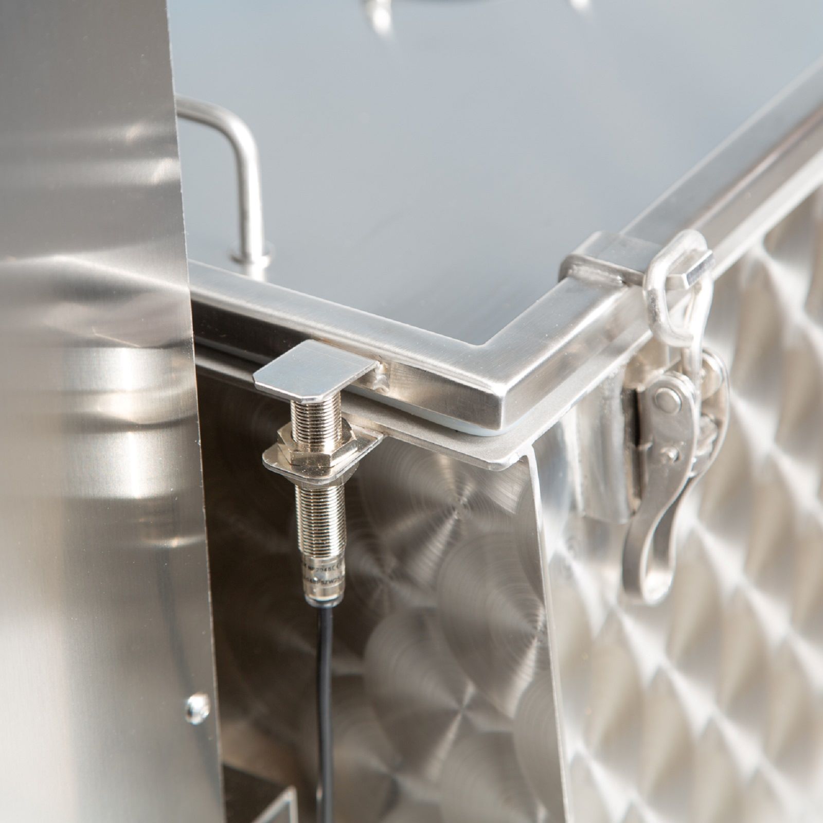 Baratte à beurre électrique Milky FJ 55 avec mécanisme d'inclinaison, détail