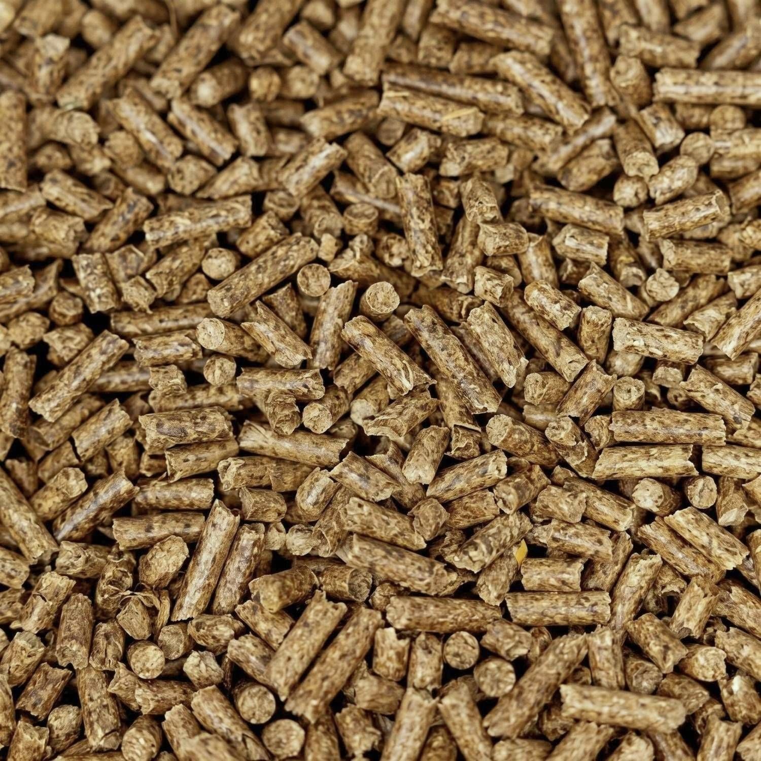 Közeli kép az Agrarzone minidisznó takarmány pelletről
