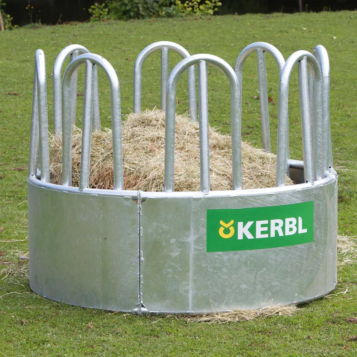 Kerbl Kör alakú szénarács lovaknak, 8 etetőhely, tűzihorganyzott, használat közben