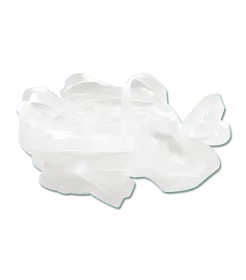 Zusammengeknuellte transparente Kunststofffolie oder Plastikband