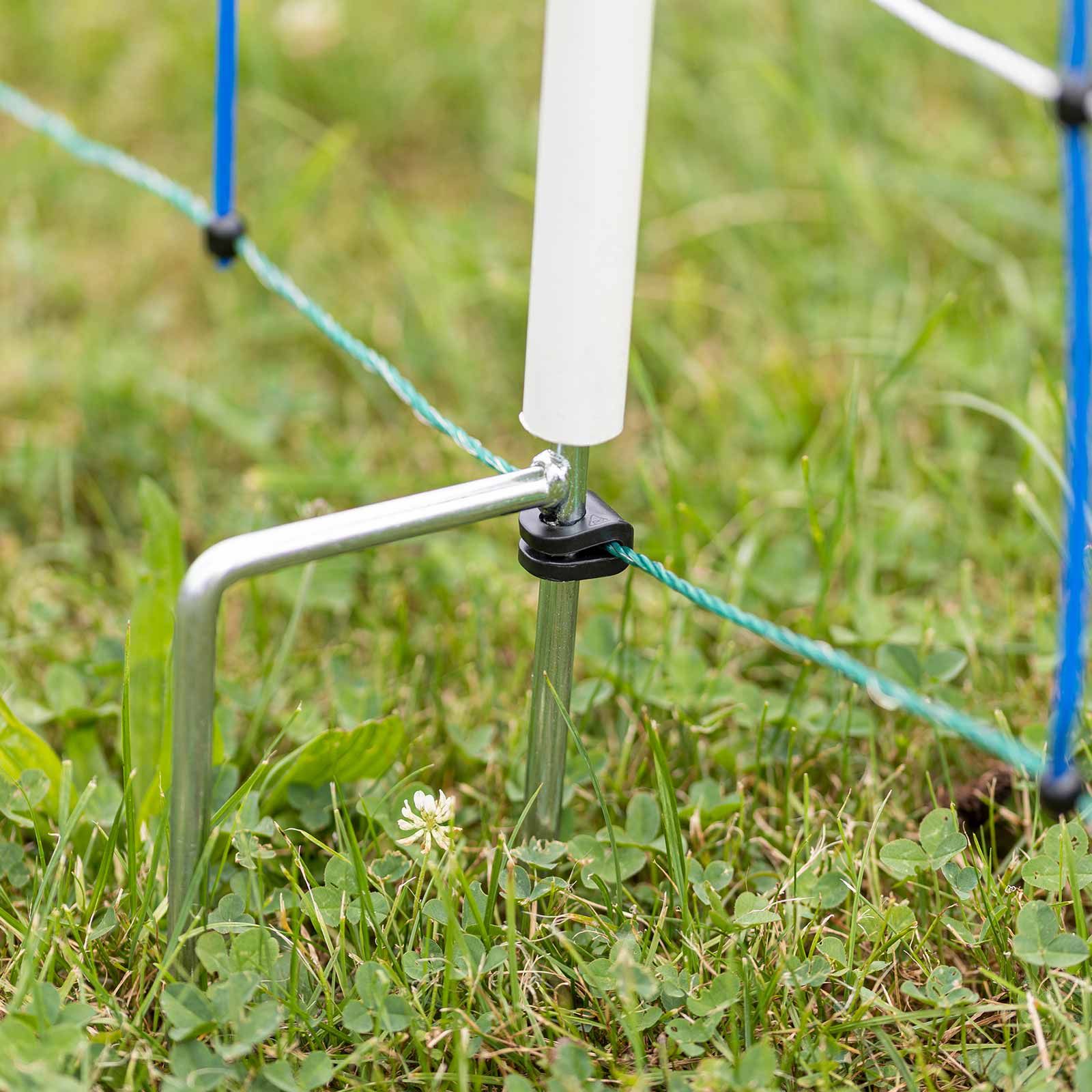 AKO TitanNet 145 gard electric protecție sălbatici, 50 m x 145 cm, în utilizare, stâlp