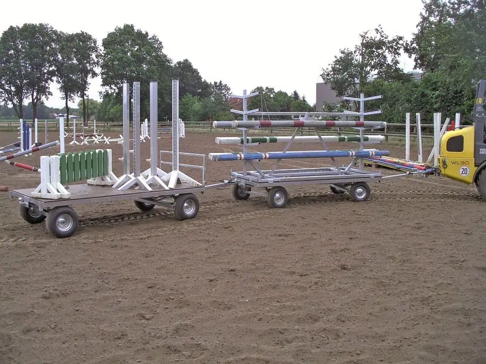 Growi Transportwagen Quader Profi mit 1000 kg Traglast, im Einsatz, auf der Weide