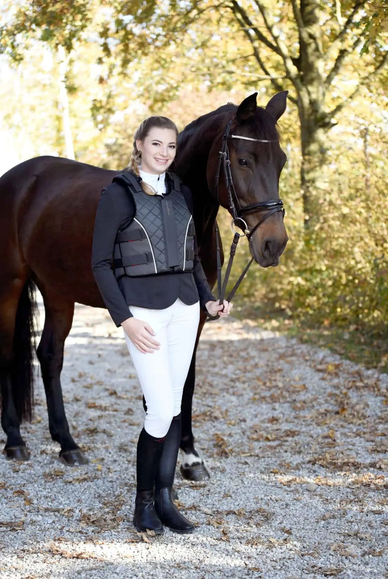 Gilet de sécurité Covalliero ProtectoFlex 315 light, cavalier, BETA, en utilisation