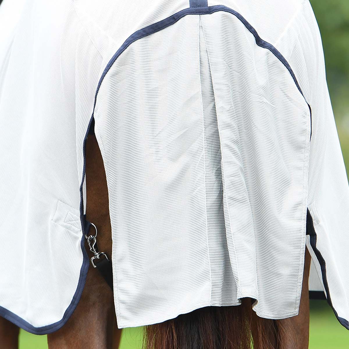 BUSSE COMFORT légytakaró paddockhoz, ezüst, navy, légáteresztő, hátulnézet