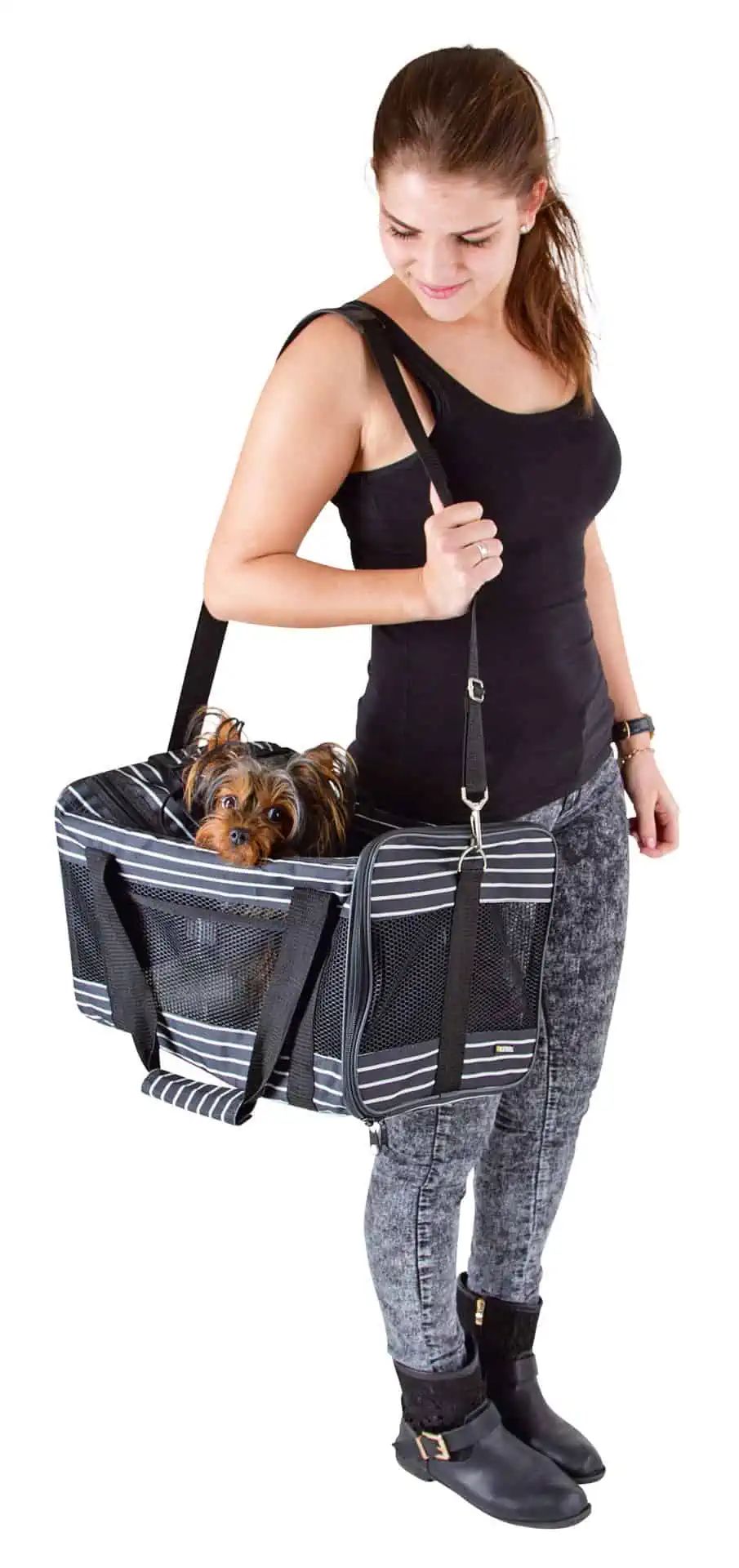 Sac de transport Cuba Kerbl, noir/blanc, 40 x 26 x 28 cm, en utilisation, dans la main