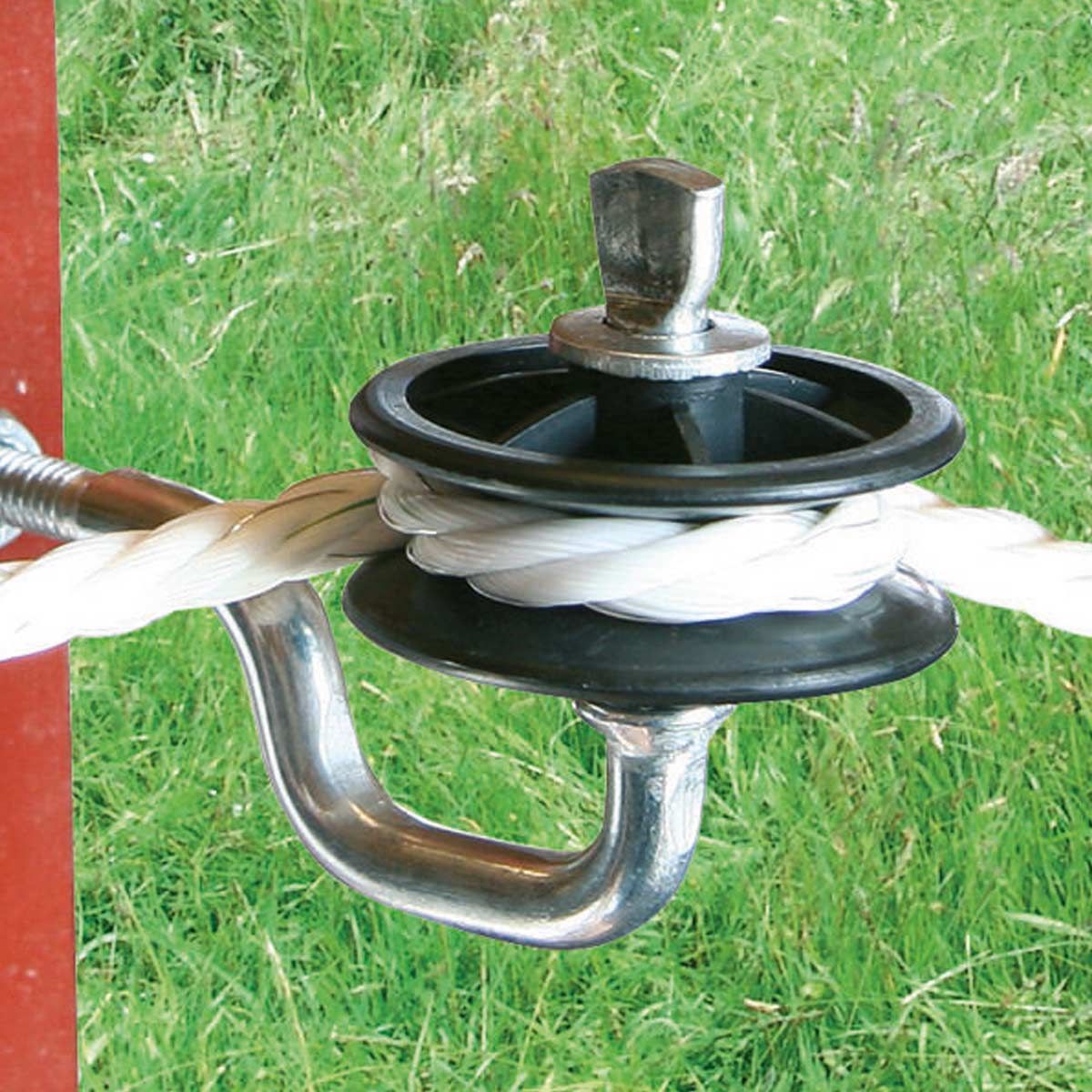 25x Corner Insulator with Metric Thread, in use, in the paddock