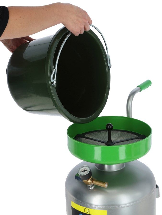 Gasgrill, Propanbrenner, Druckmessung, grüner Deckel, Eimer-Aufsatz