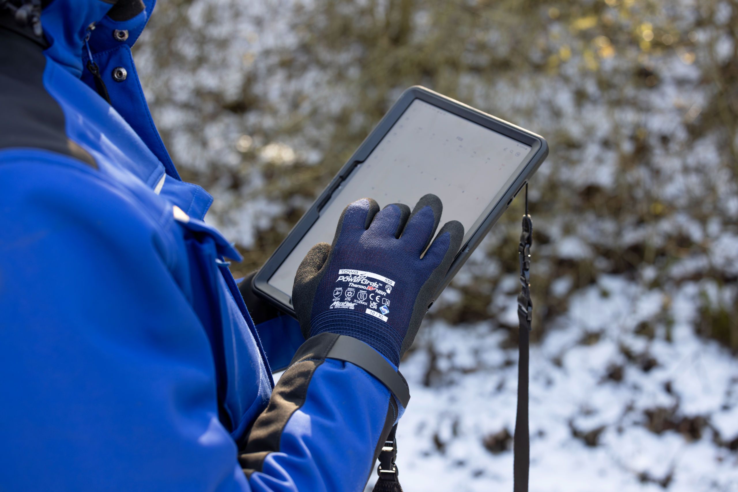 gloves, tablet, outdoor, winter, bluish-black