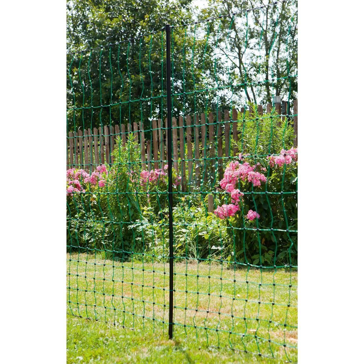 AKO Poultrynet Electric Poultry Fence Netting Green 112cm, in use