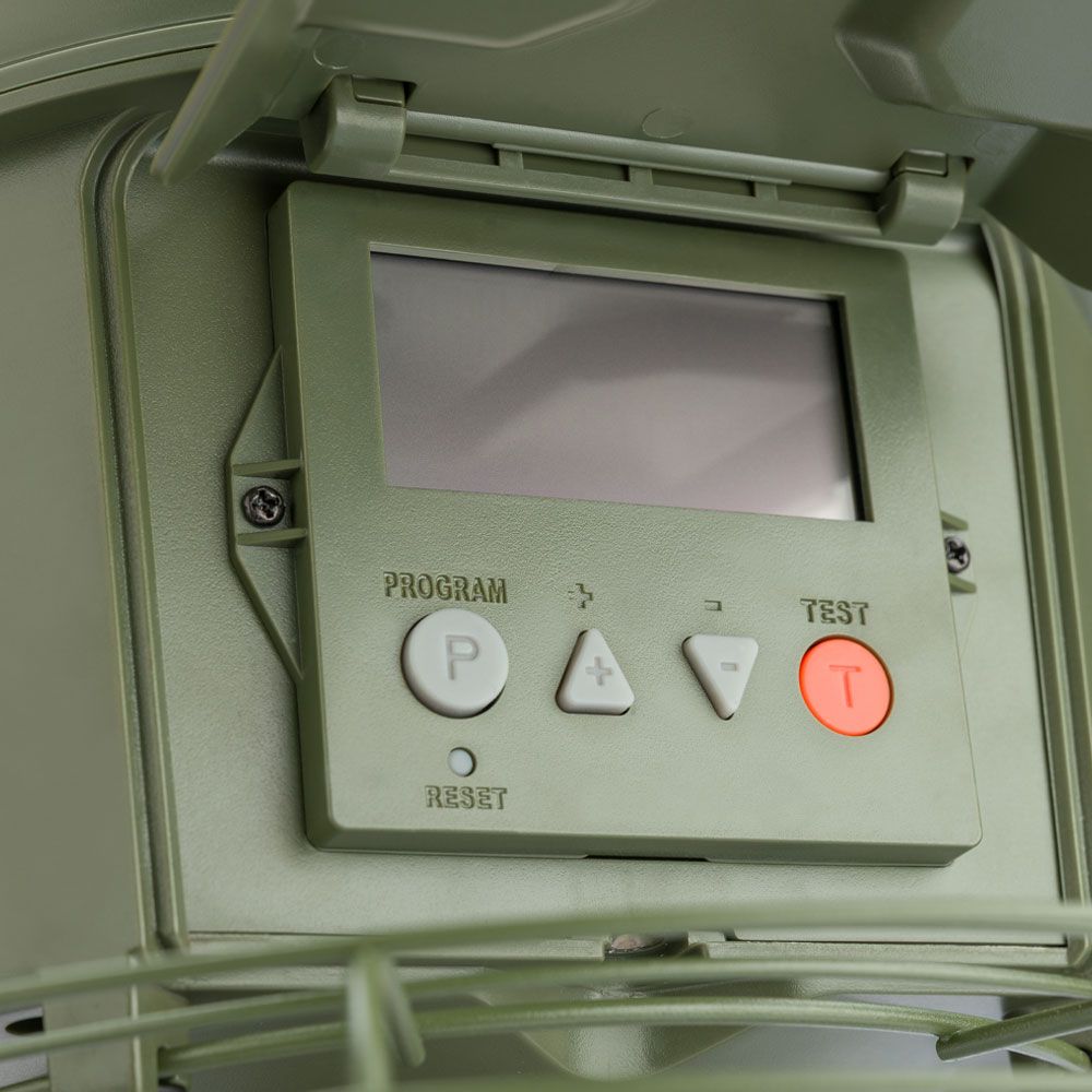 Eurohunt Evolution 2.0 game feeder set with battery and solar panel, digital control unit