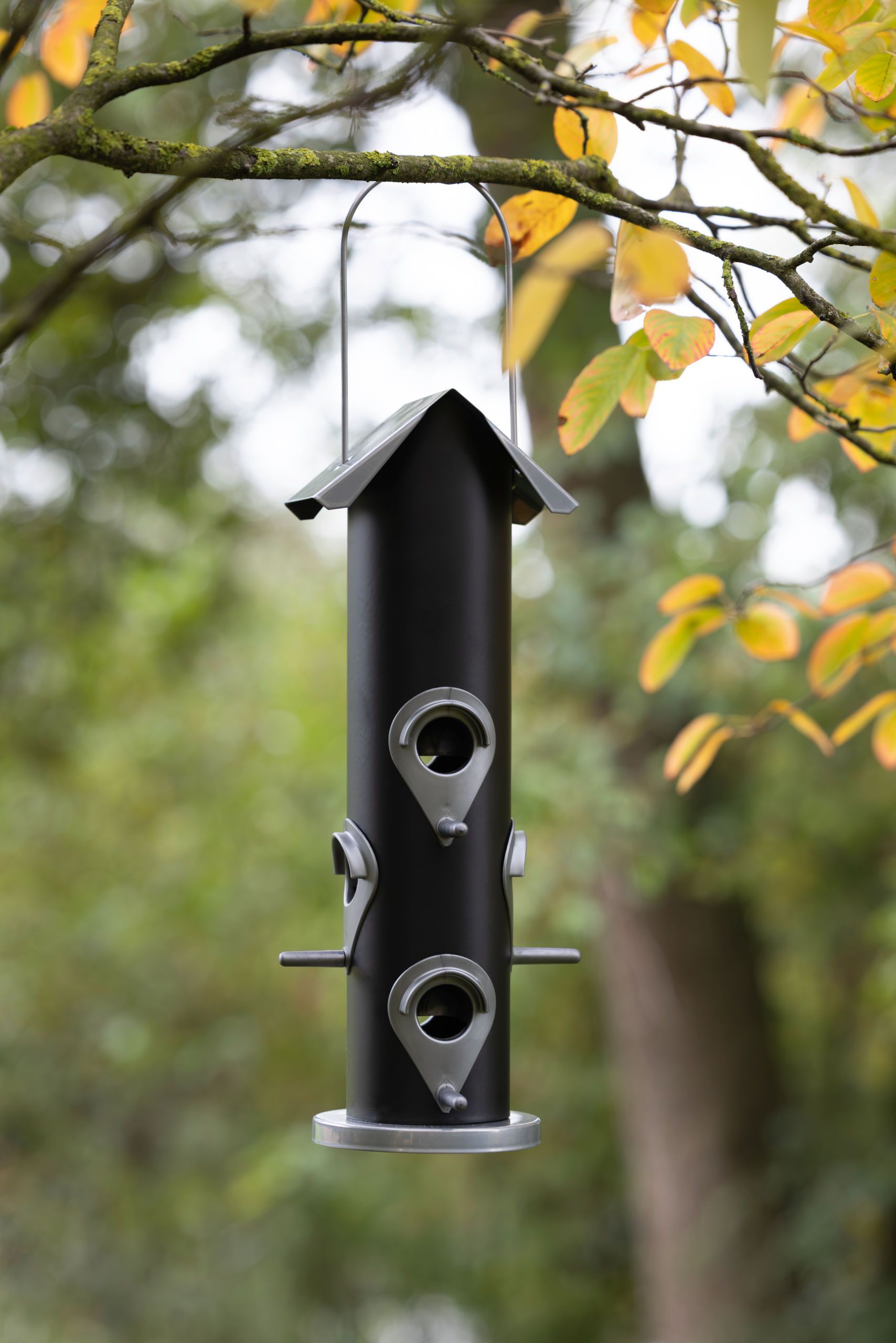 Vogelfutterhaus, hängender Futterspender, Metall, Schwarz, im Freien