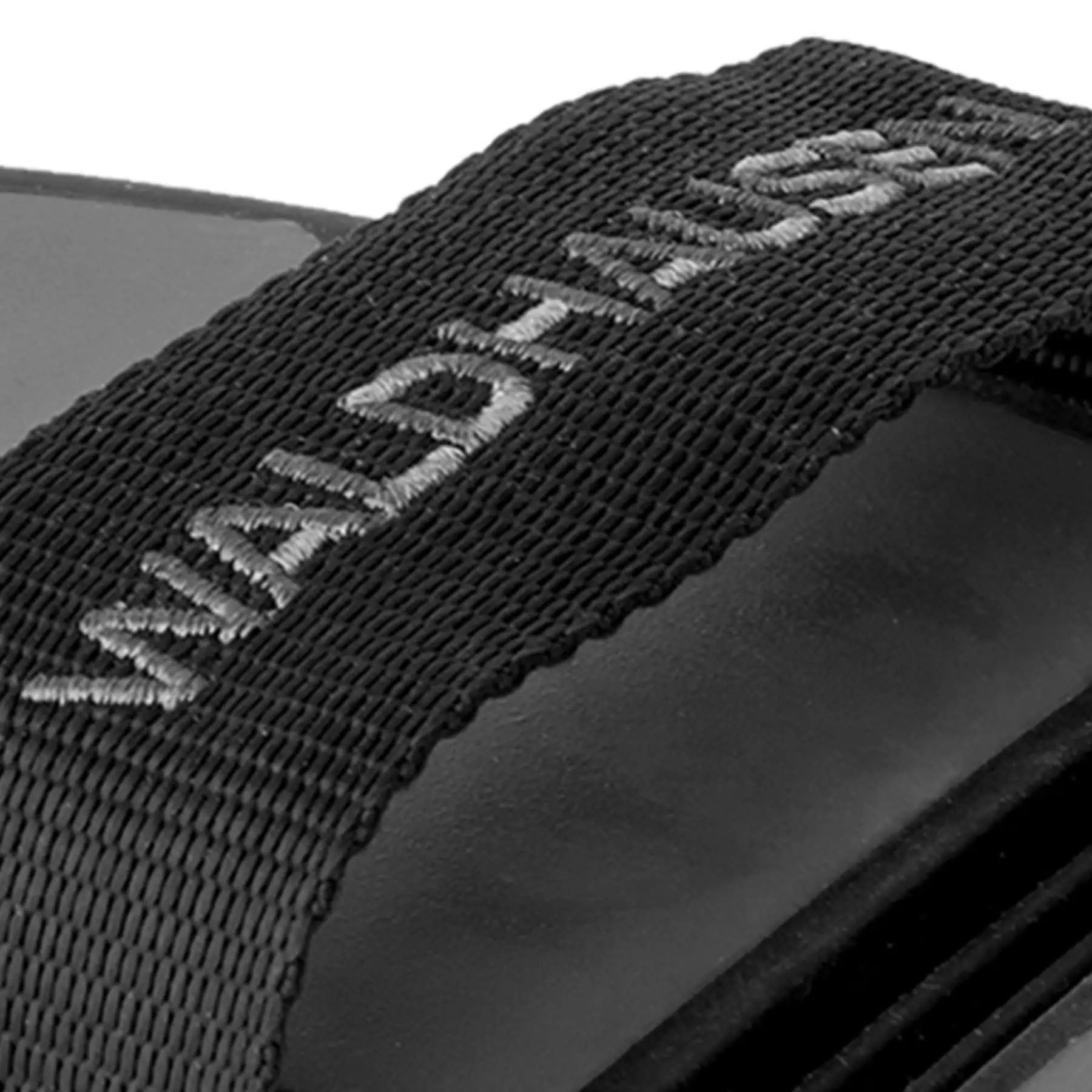 Waldhausen Flex gumivakaró lovaknak, csuklókímélő hát, részlet, logó