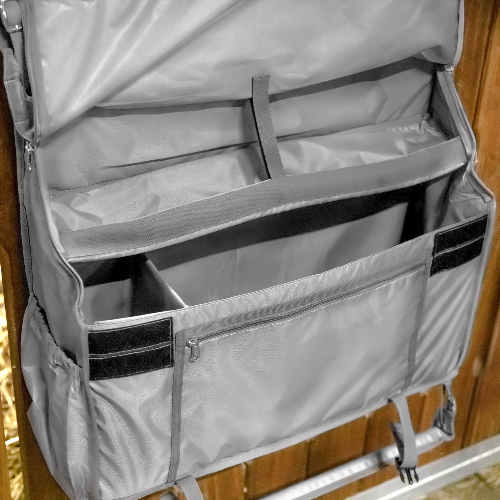 BUSSE Boxentasche RIO PRO, stabile Hängetasche für den Stall, Detailansicht, Tasche
