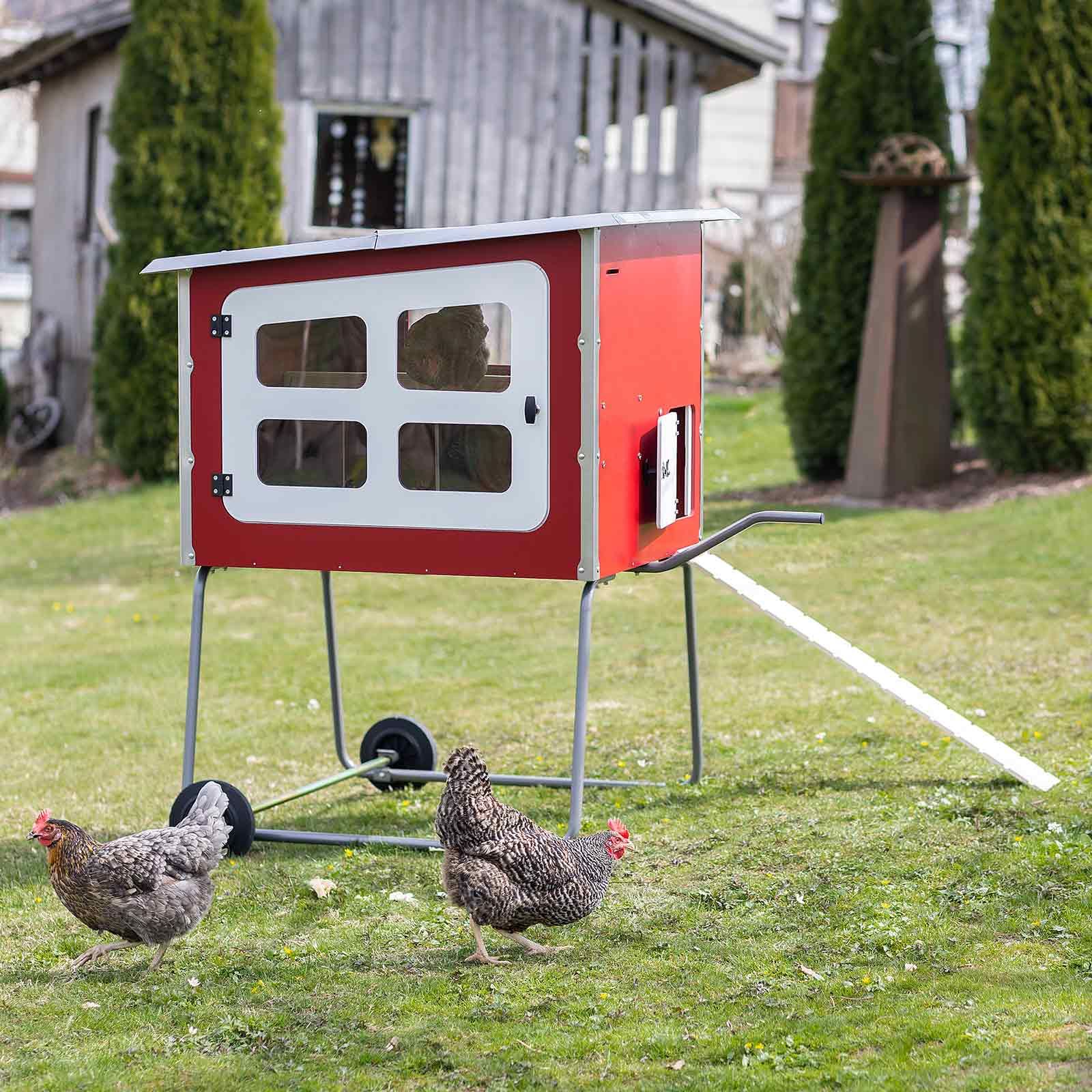 Kerbl mobiler Hühnerstall MOBILE COOP Holz, 92x113x138 cm, im Einsatz, auf der Weide
