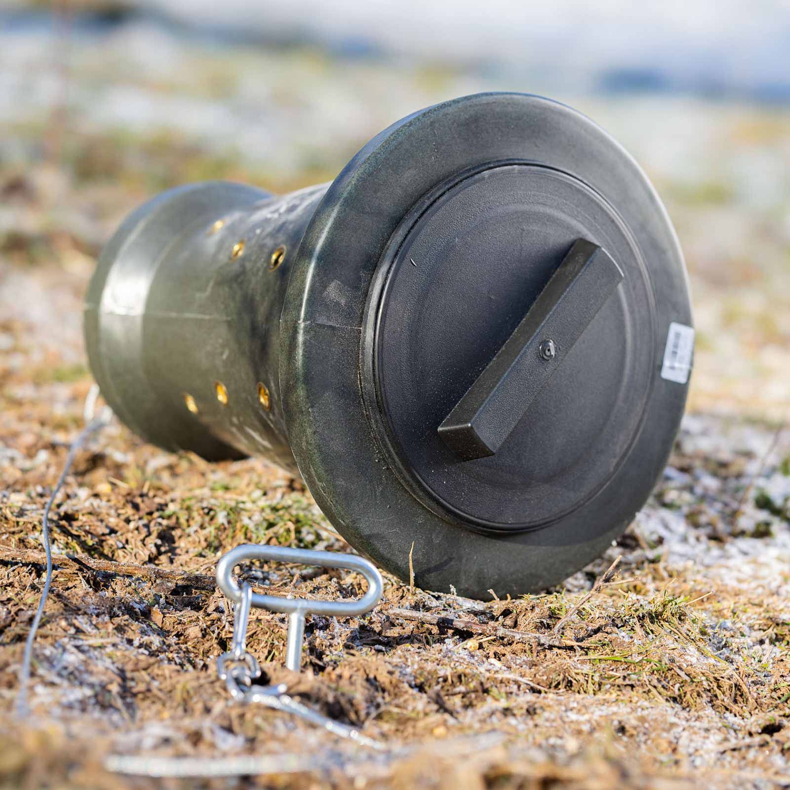 Eurohunt matningskon, i användning, på hagen