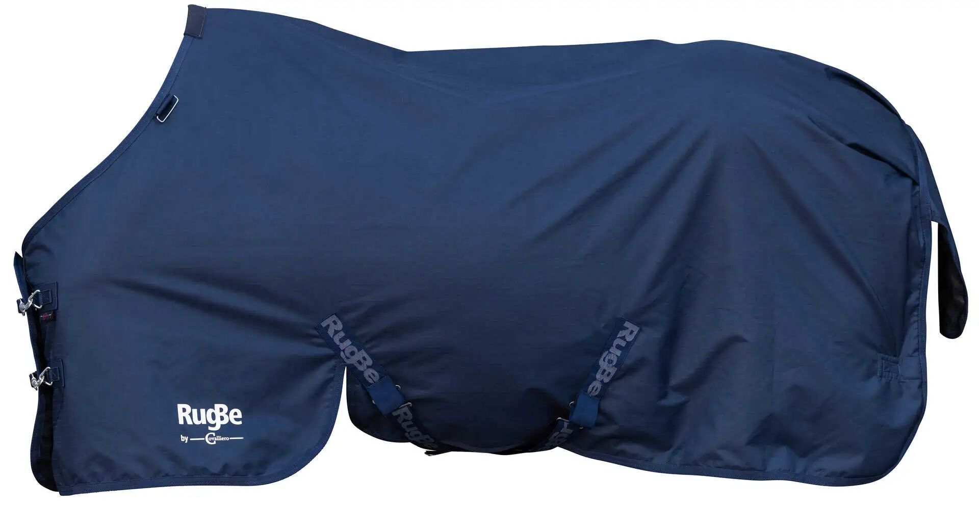 Dunkelblaue Pferdedecke mit Aufdruck, flach ausgebreitet mit Riemen und Schnallen