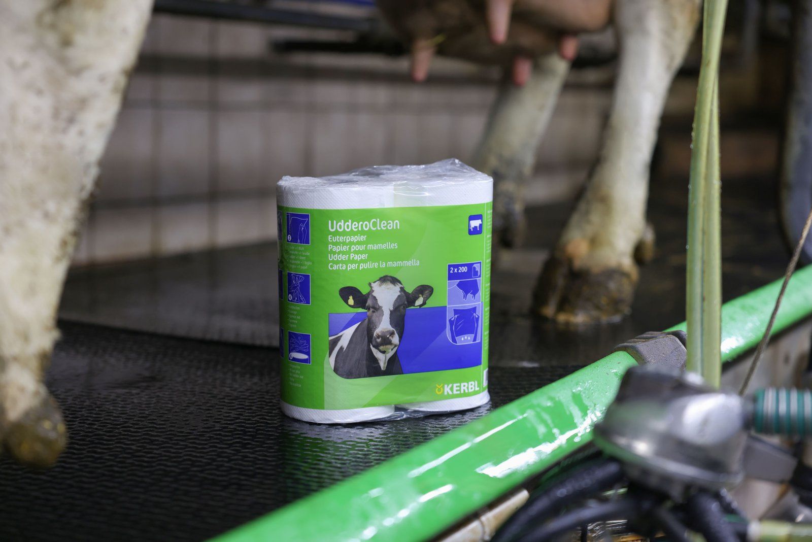Kerbl UdderoClean Udder Paper for Wet & Dry Cleaning, 2x 200 Sheets
