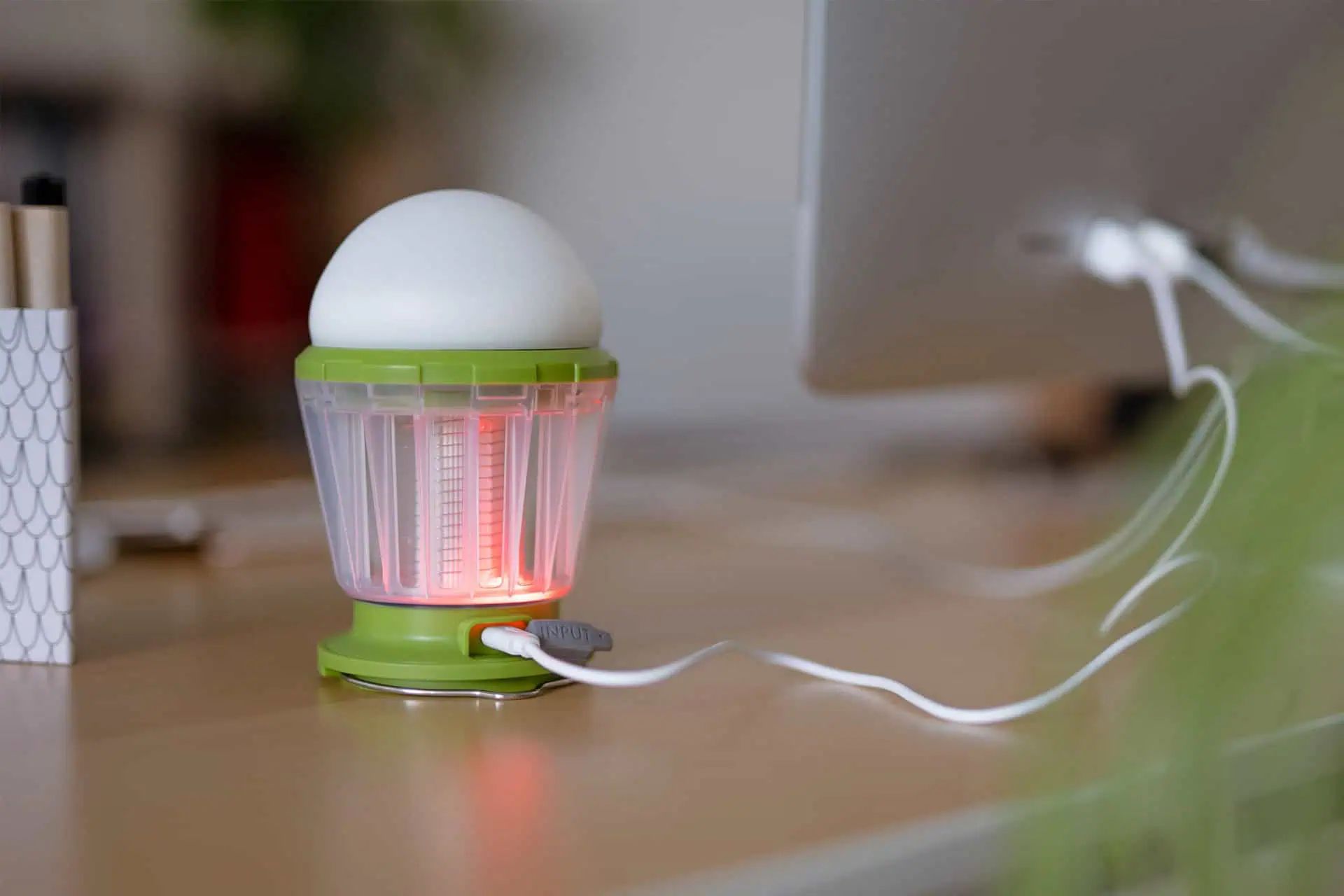 Lampe de camping solaire LED anti-moustique vert fluo