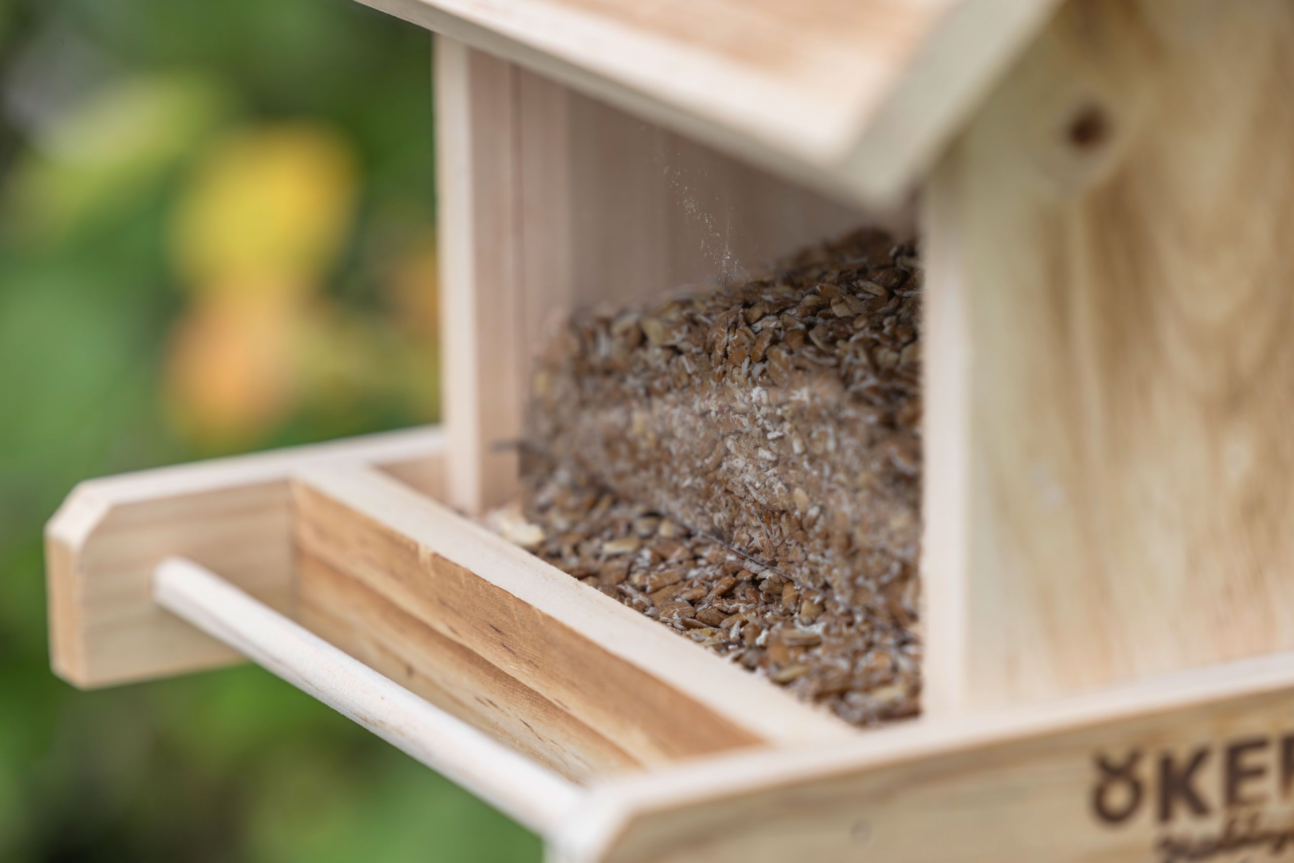 bird feeder, wooden, seed, sunflower, outdoor