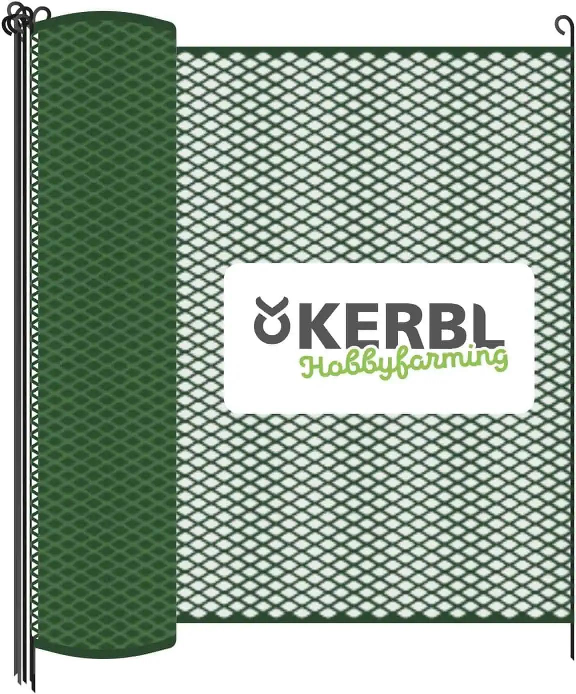 Aufgerolltes gruenes Kunststoffgeflecht als Zaun mit Markenaufdruck Kerbl Hobbyfarming