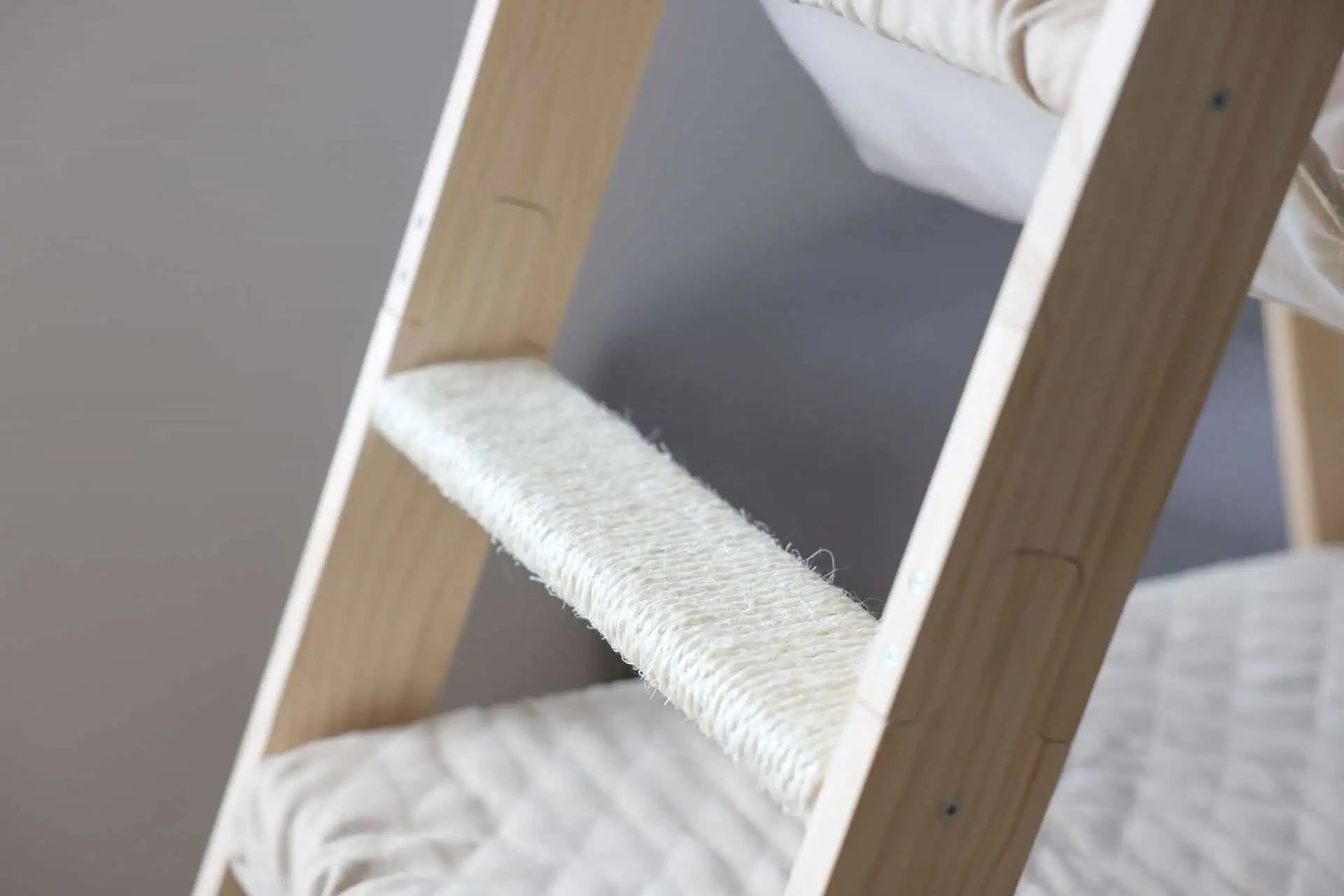 Arbre à chat Ladder en bois massif, 3 espaces, 134 cm, détail, matière