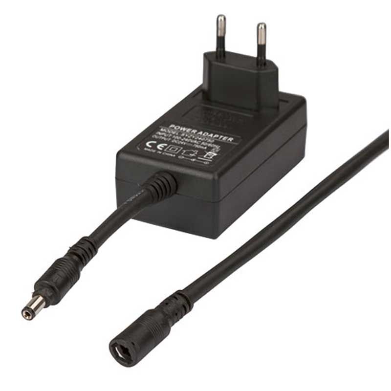 schwarzes Netzteil mit Euro-Stecker und Hohlstecker-Anschlusskabel