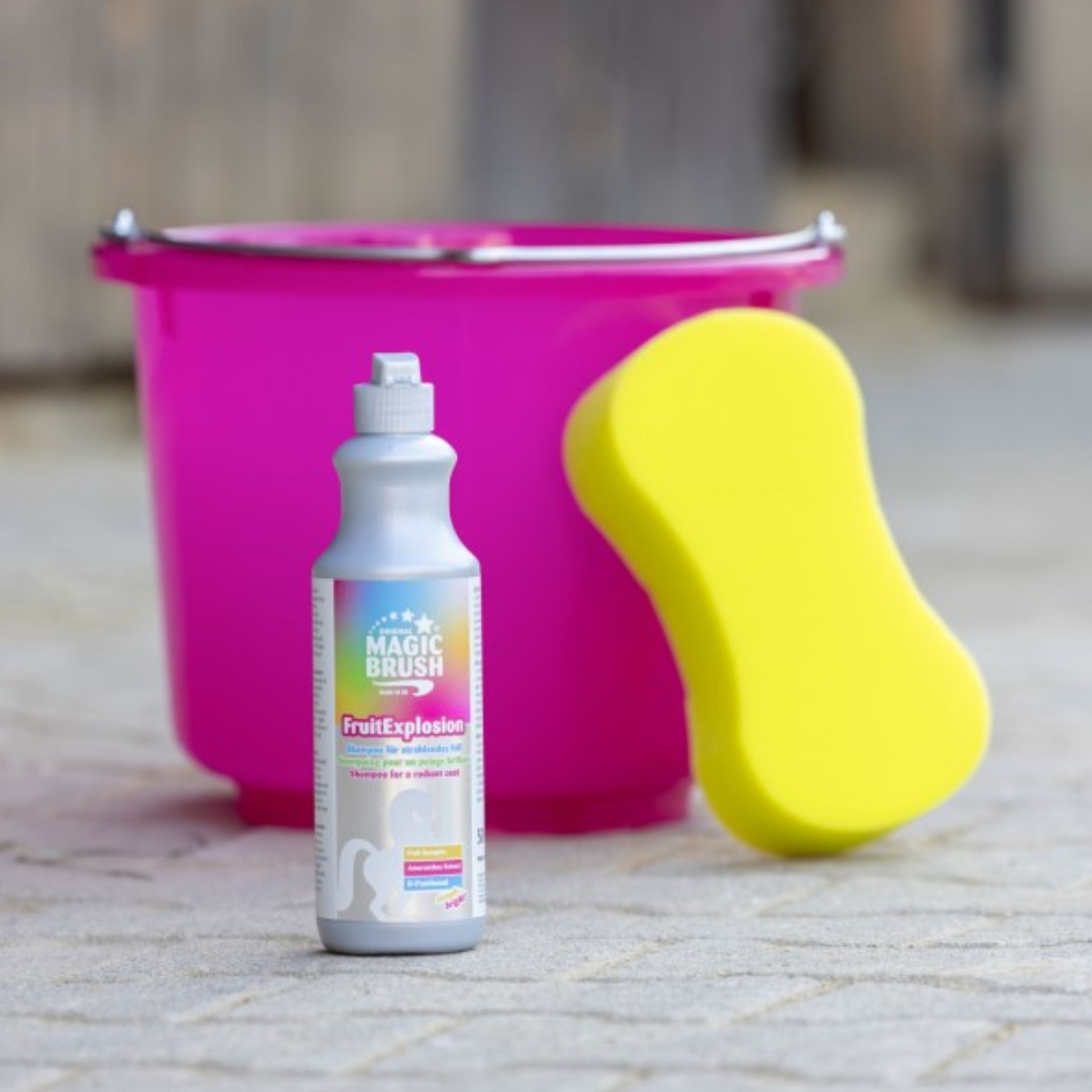 MagicBrush Şampon FruitExplosion pentru cai, 500 ml, exemplu de utilizare