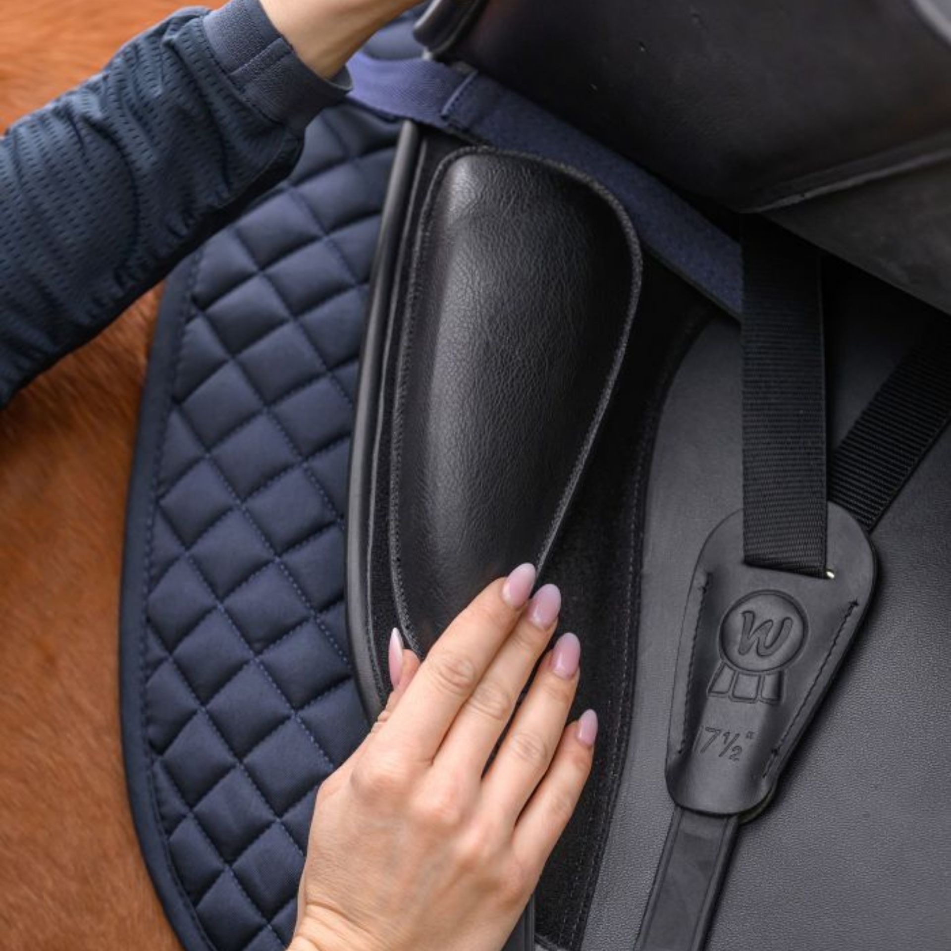 saddle, padded, stirrups, strap, seat
