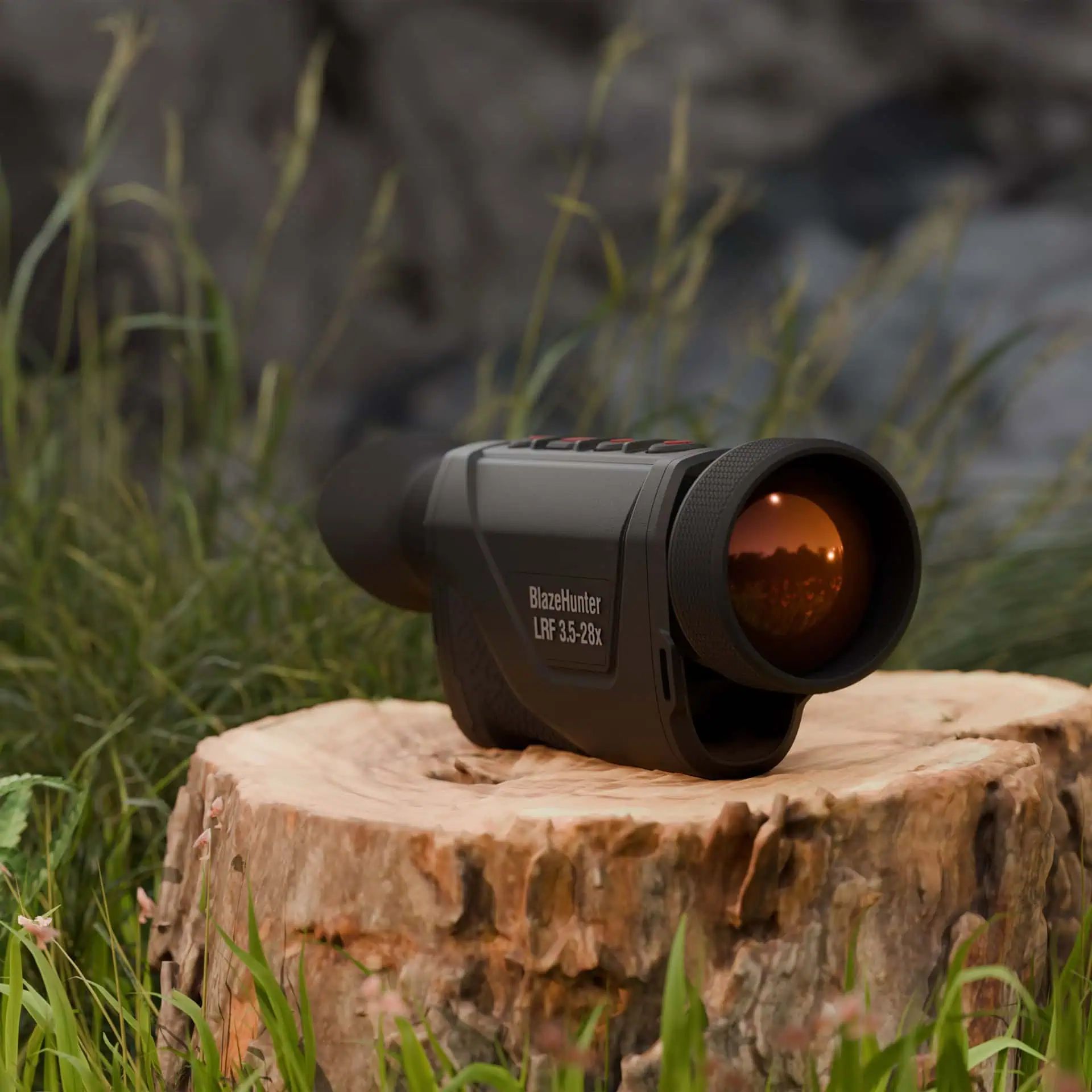 ATN Termocameră BlazeHunter 650 LRF cu telemetru laser, în utilizare