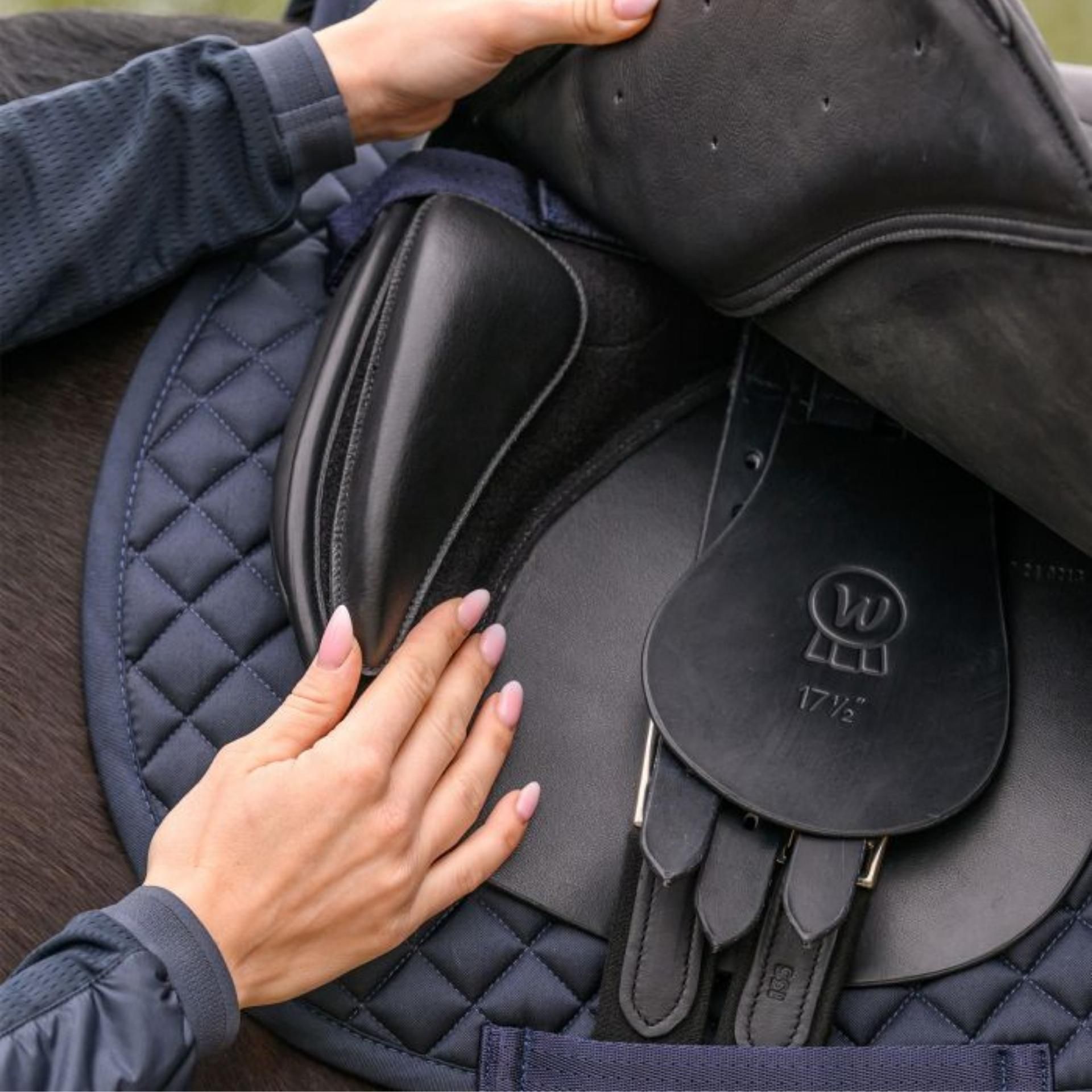 Sattel, Steigbügel, Sattelunterlage, Leder, Schwarz