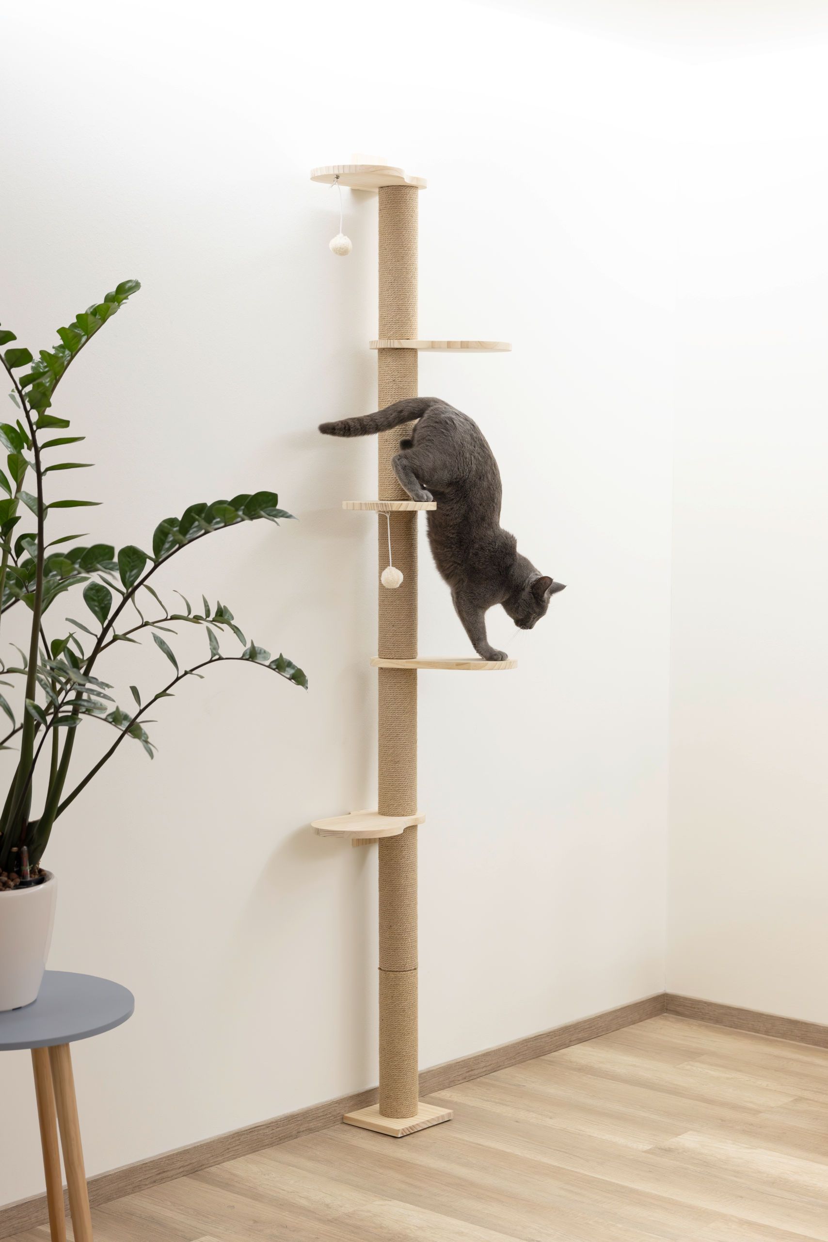 Kerbl Kratzbaum Timber für die Wand, 19 x 16 x 208 cm, braun