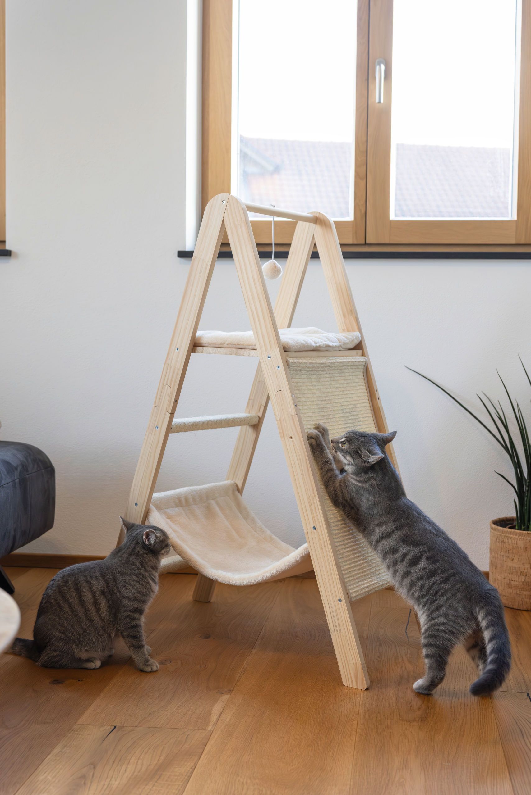 Kerbl Kletterturm Ladder aus Massivholz, 104 x 74 x 41 cm, beige