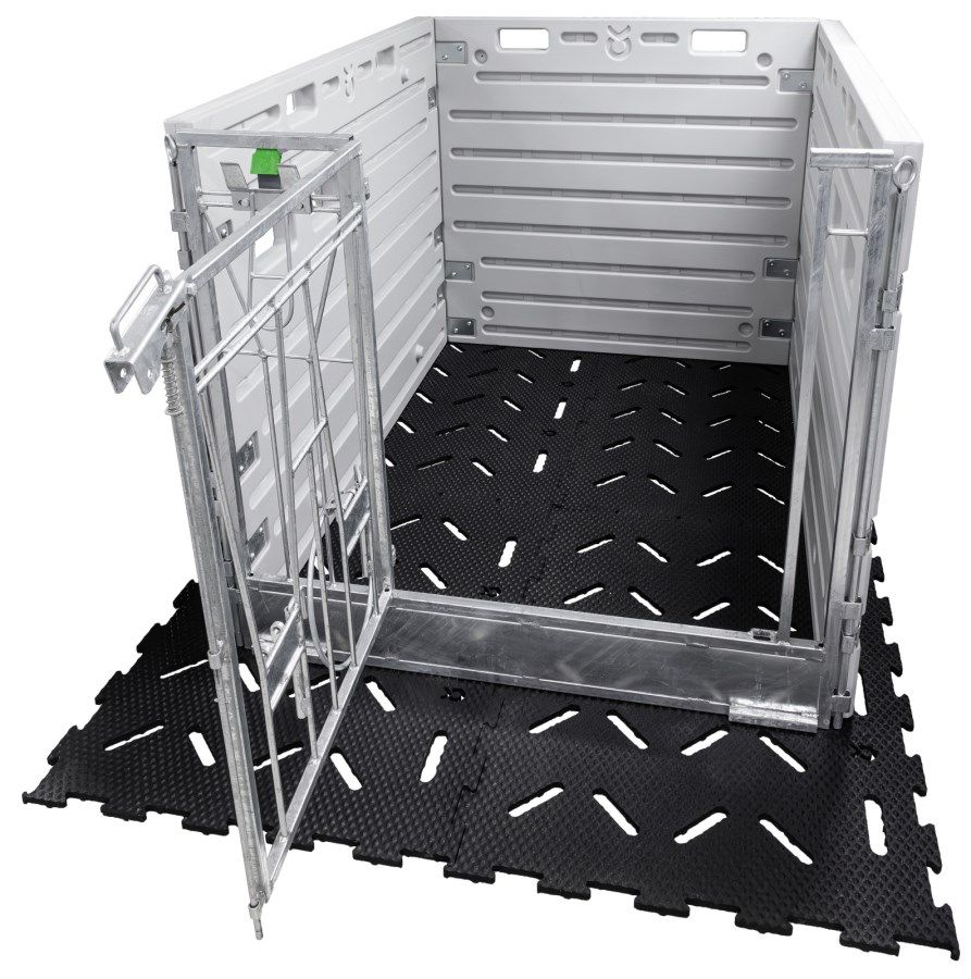 Kerbl Calf Rubber Mat, Non-Slip, Insulating, 111 x 80 cm, in use