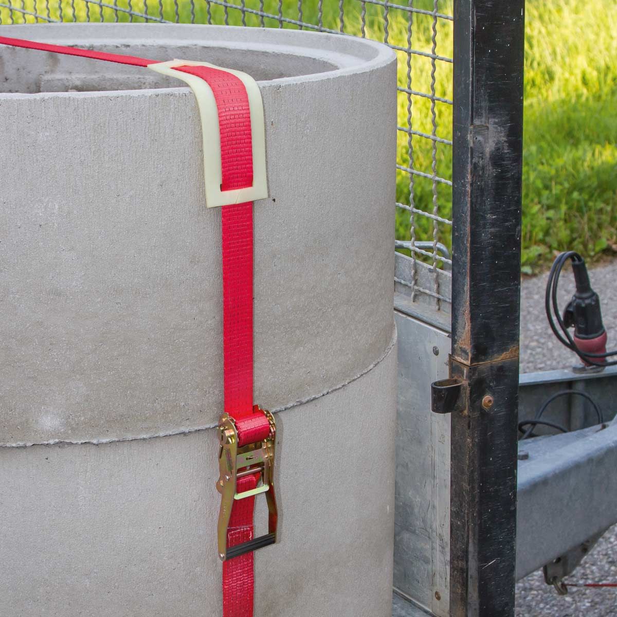 Sangle d'arrimage à cliquet Kerbl 2 pièces, force 2 500/5 000 kg, rouge, 10 m x 50 mm