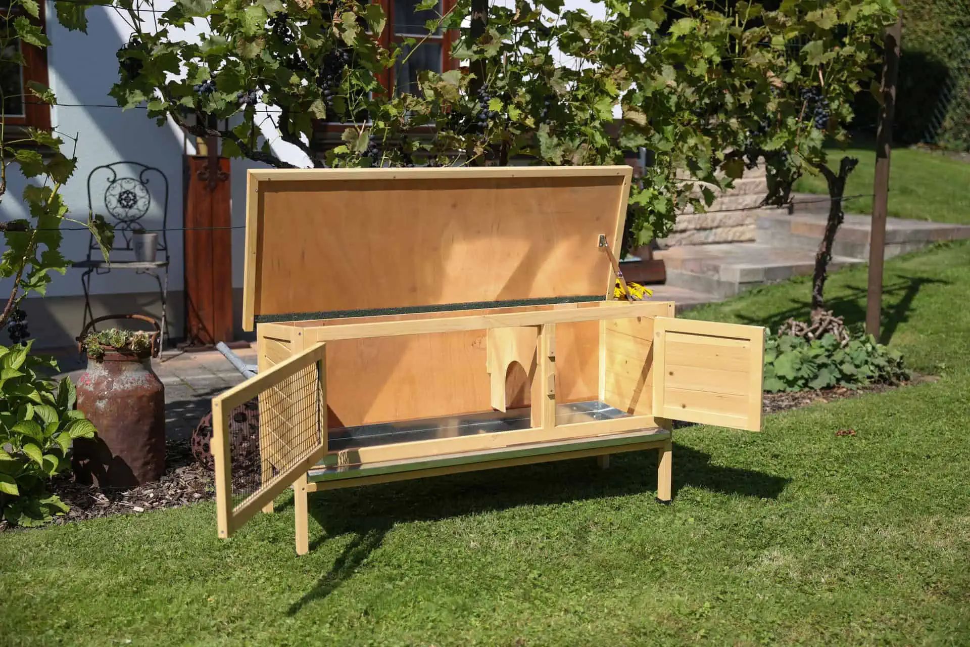 Kerbl Kaninbur Alfred, Gnagarbur 116x45x62 cm med två dörrar, i användning