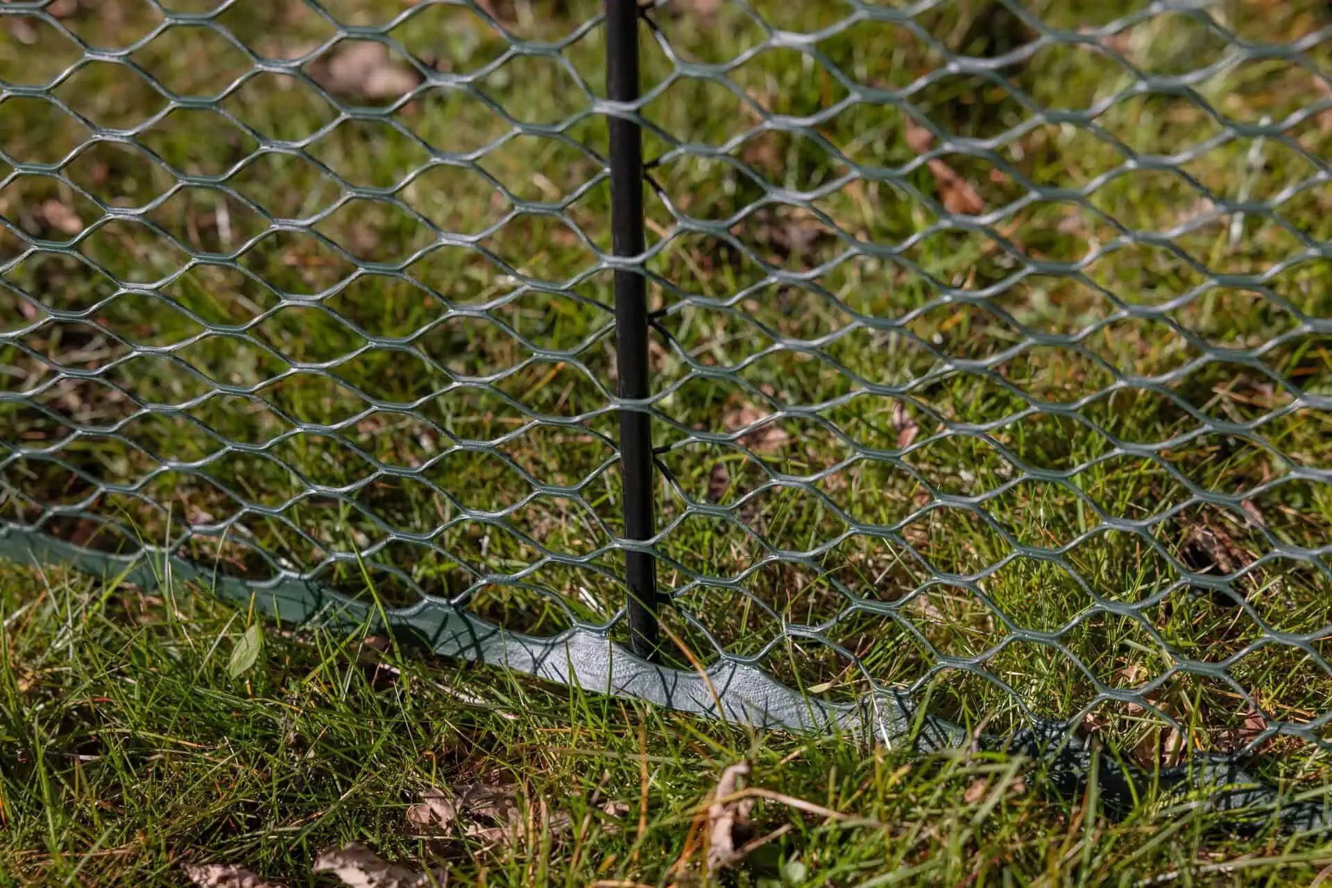 Kerbl Fjäderfänät MultiFence 90 cm x 12 m, mobilt stängsel med jordankare, detaljbild, fäste