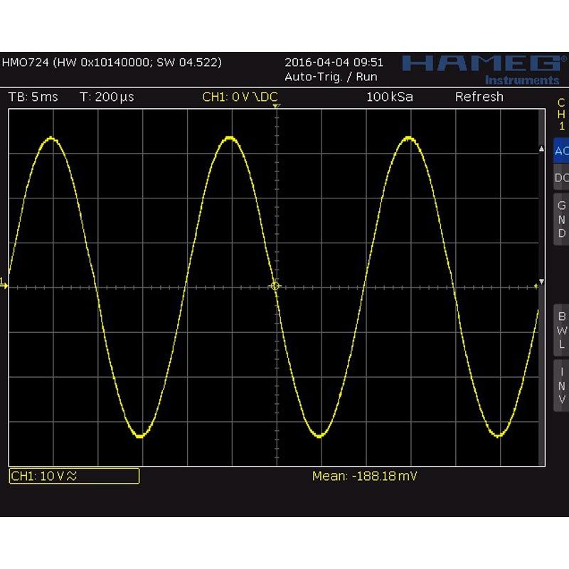 Écran d'oscilloscope avec onde sinusoïdale jaune, valeurs et base de temps