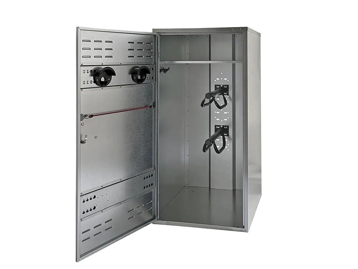 Growi Sattelschrank Englisch, robustes Metall mit Sattel- & Trensenhaltern