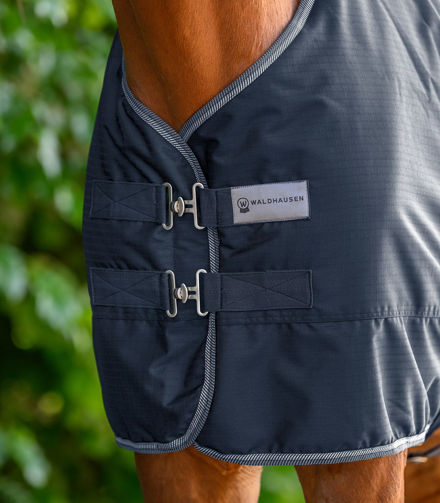 Waldhausen ECONOMIC Outdoordecke 100 g, wasserdicht und atmungsaktiv, nachtblau