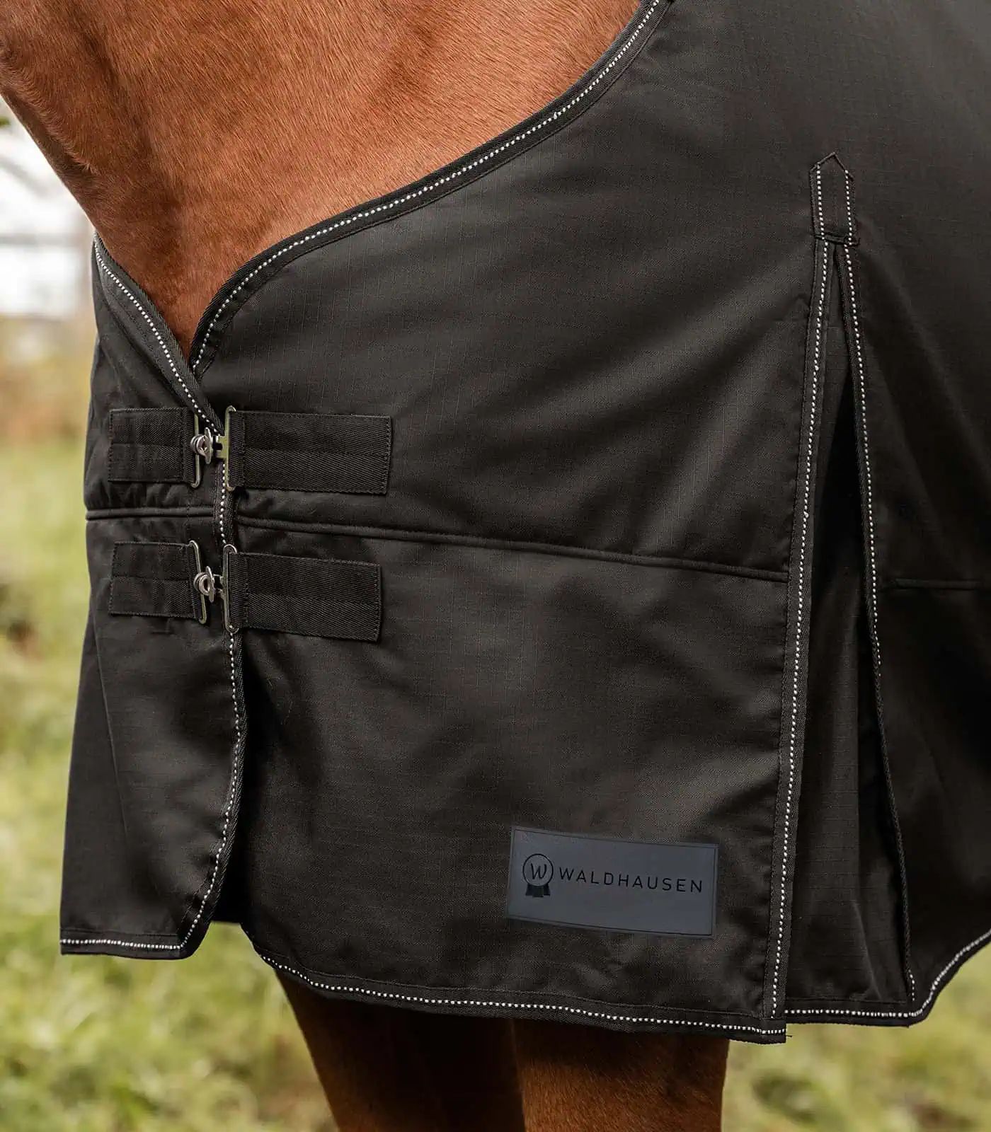 Waldhausen NORDIC Outdoordecke, 50 g Füllung, wasserdicht, schwarz 115 cm