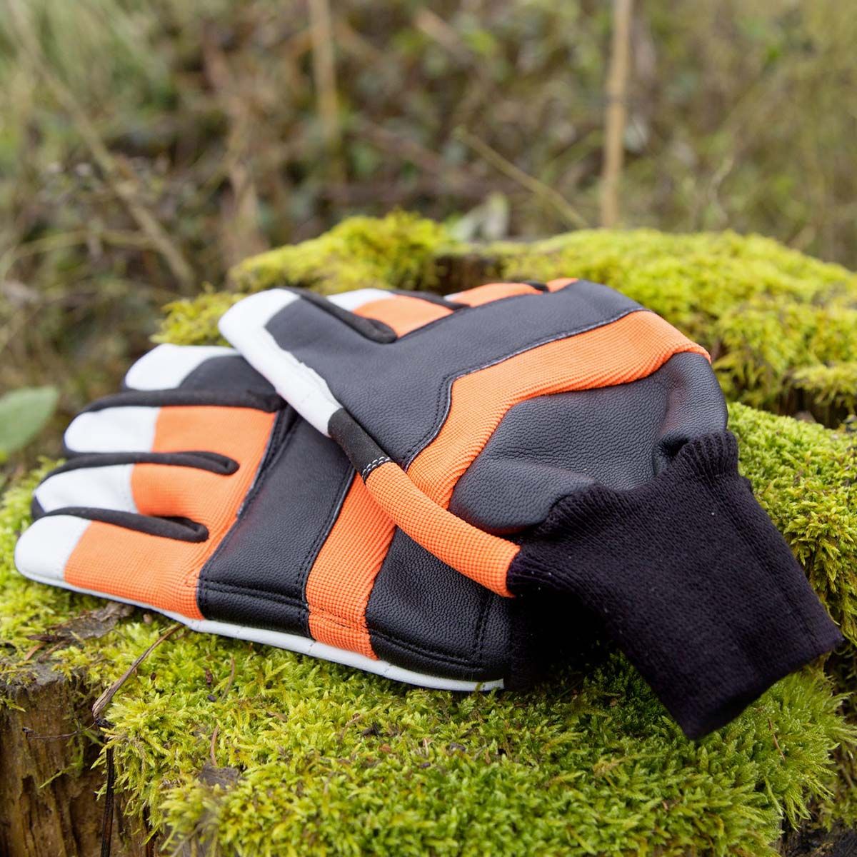 Kerbl FORESTER láncfűrész kesztyű, bal kéz védelem, 10/XL