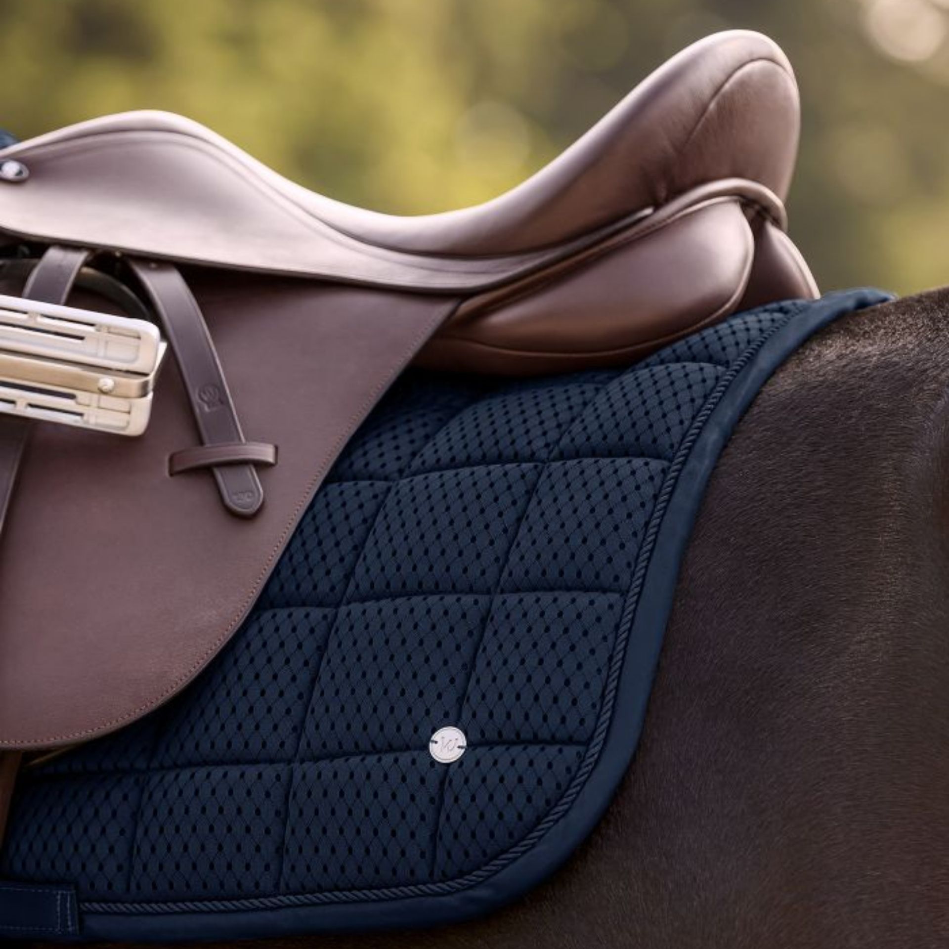 Waldhausen Saddle Pad Breath Performance, breathable with mesh spine channel, in use