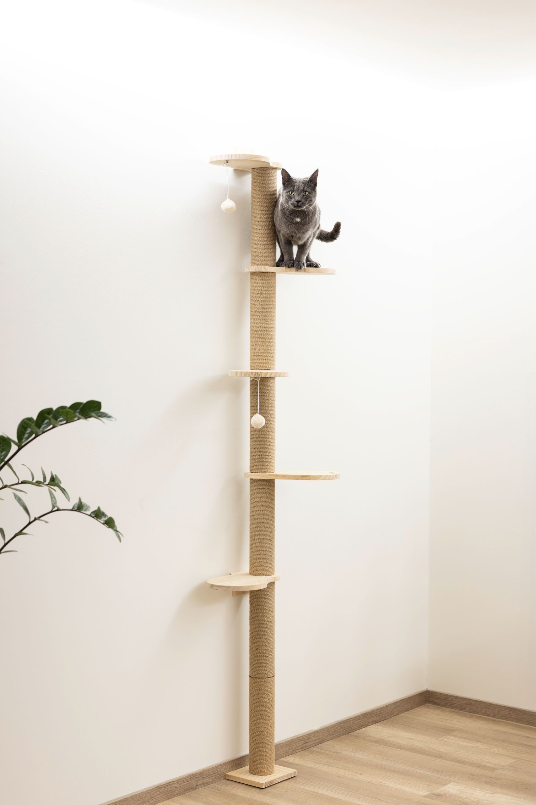 Kerbl Kratzbaum Timber für die Wand, 19 x 16 x 208 cm, braun