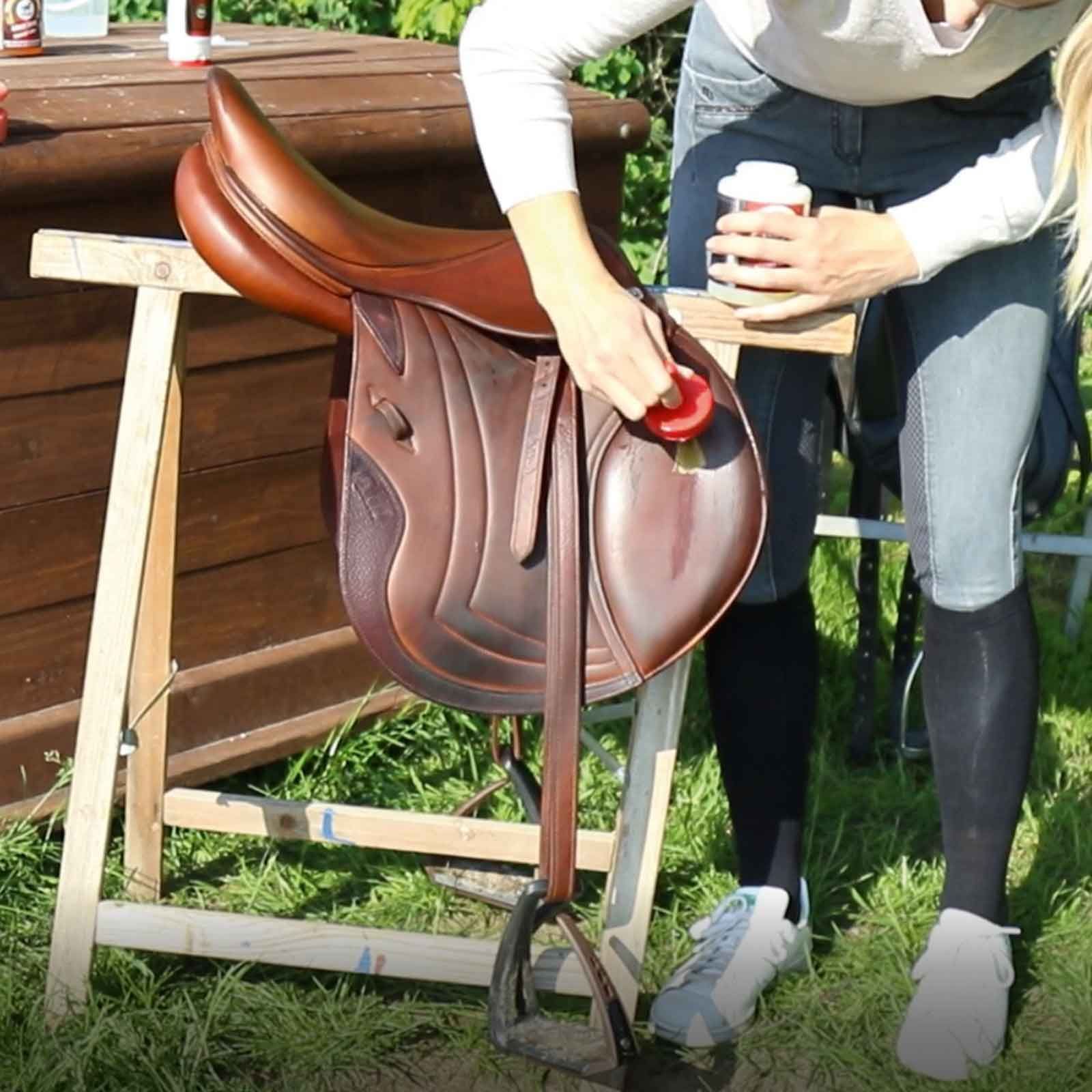 Leovet Leather Oil for Saddles, Bridles & Boots, 450 ml, in use