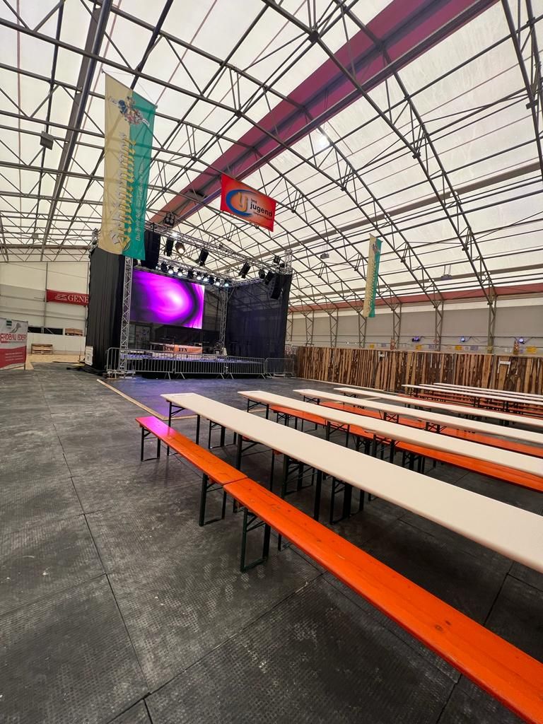 Covoraș pentru grajd și manej 115x81x3 cm, în utilizare