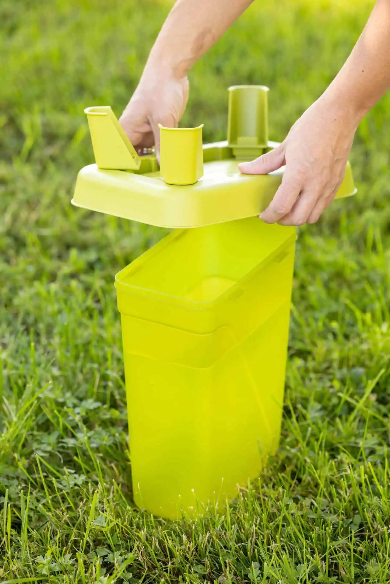 Abreuvoir à volaille Kerbl avec pieds, résistant aux intempéries, 5,5 L